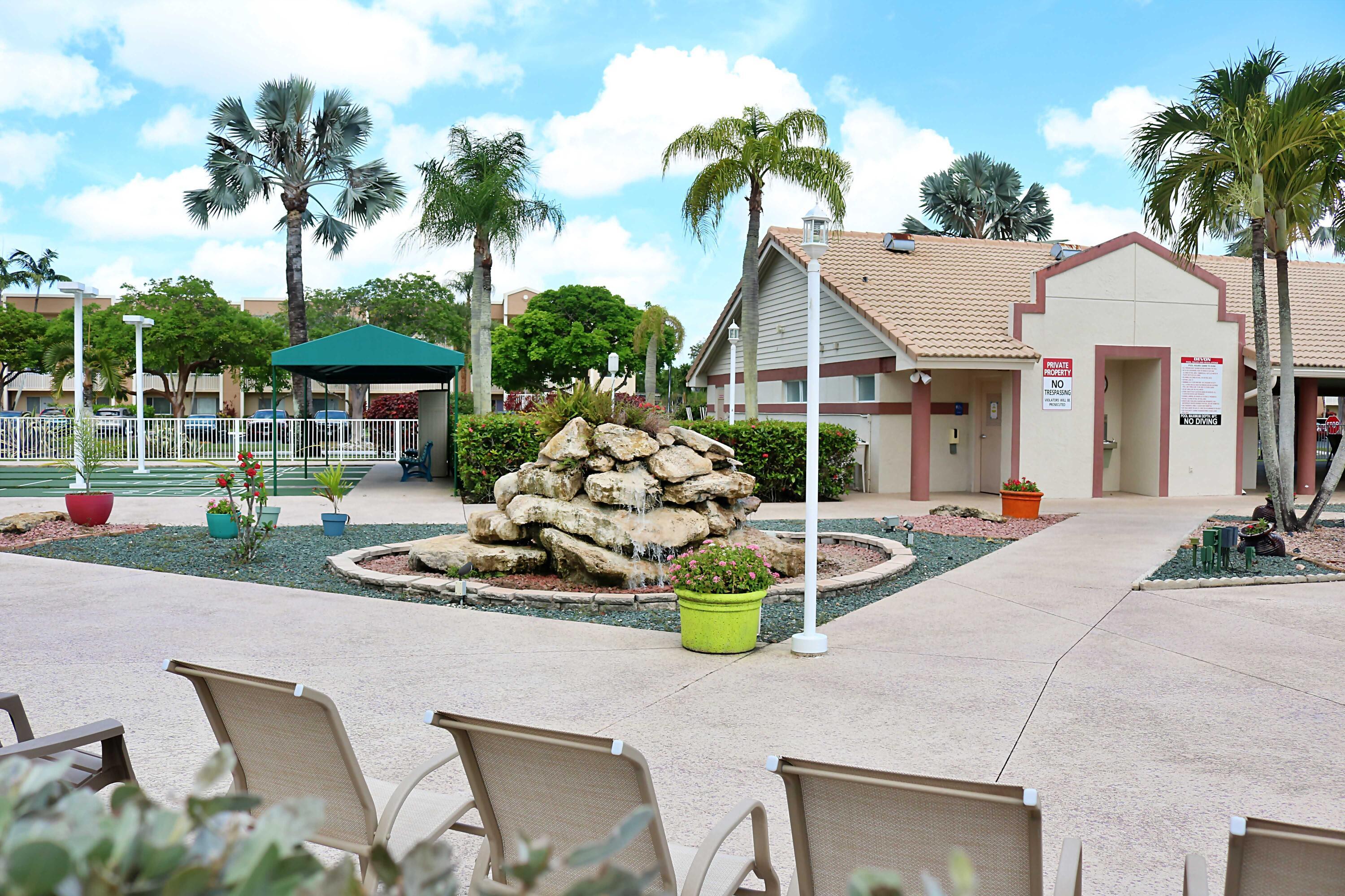 , Tamarac - Photo 4