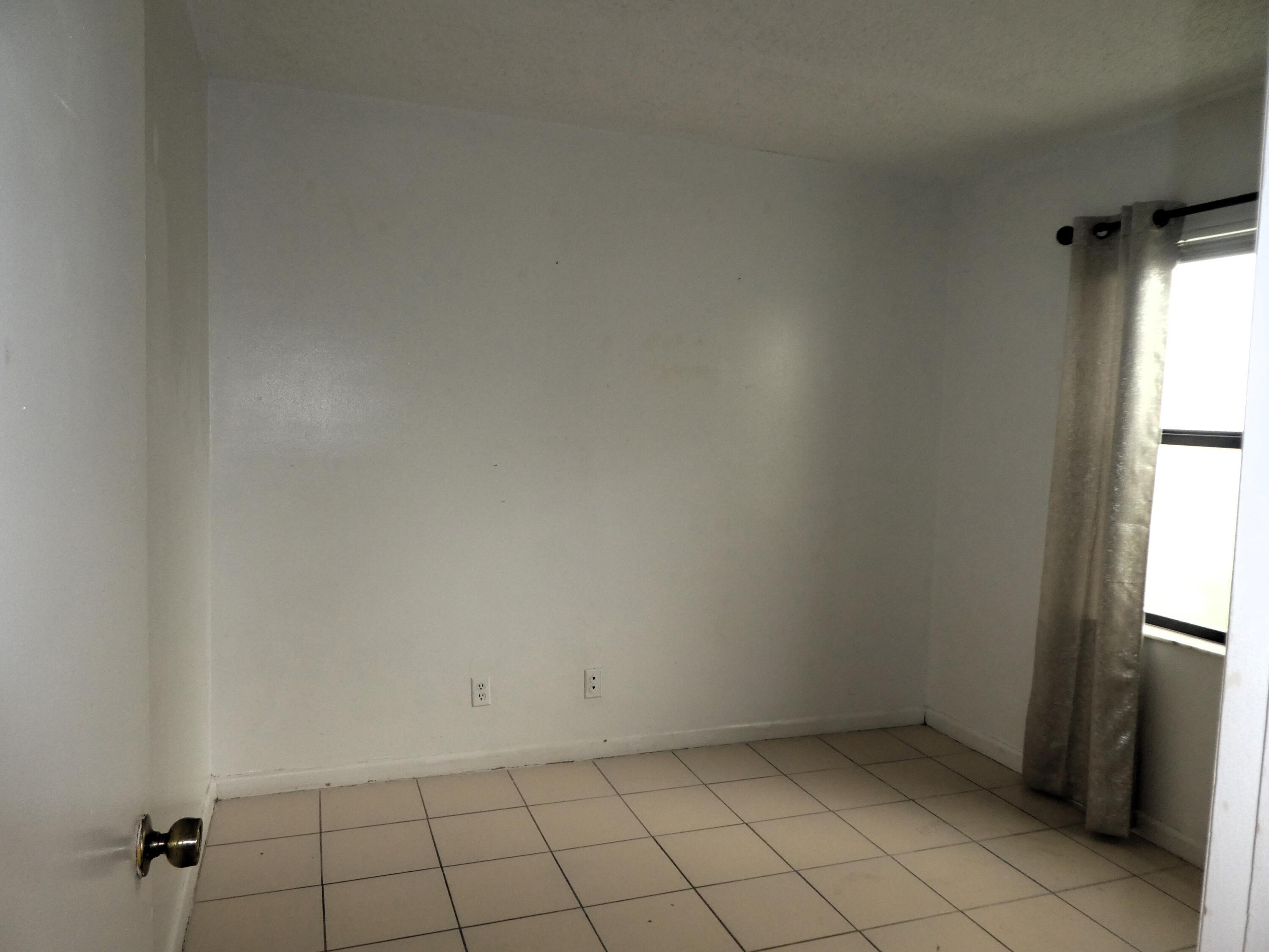 7149 Golf Colony Court 102, Lake Worth, FL 33467, Lake Worth - Photo 3