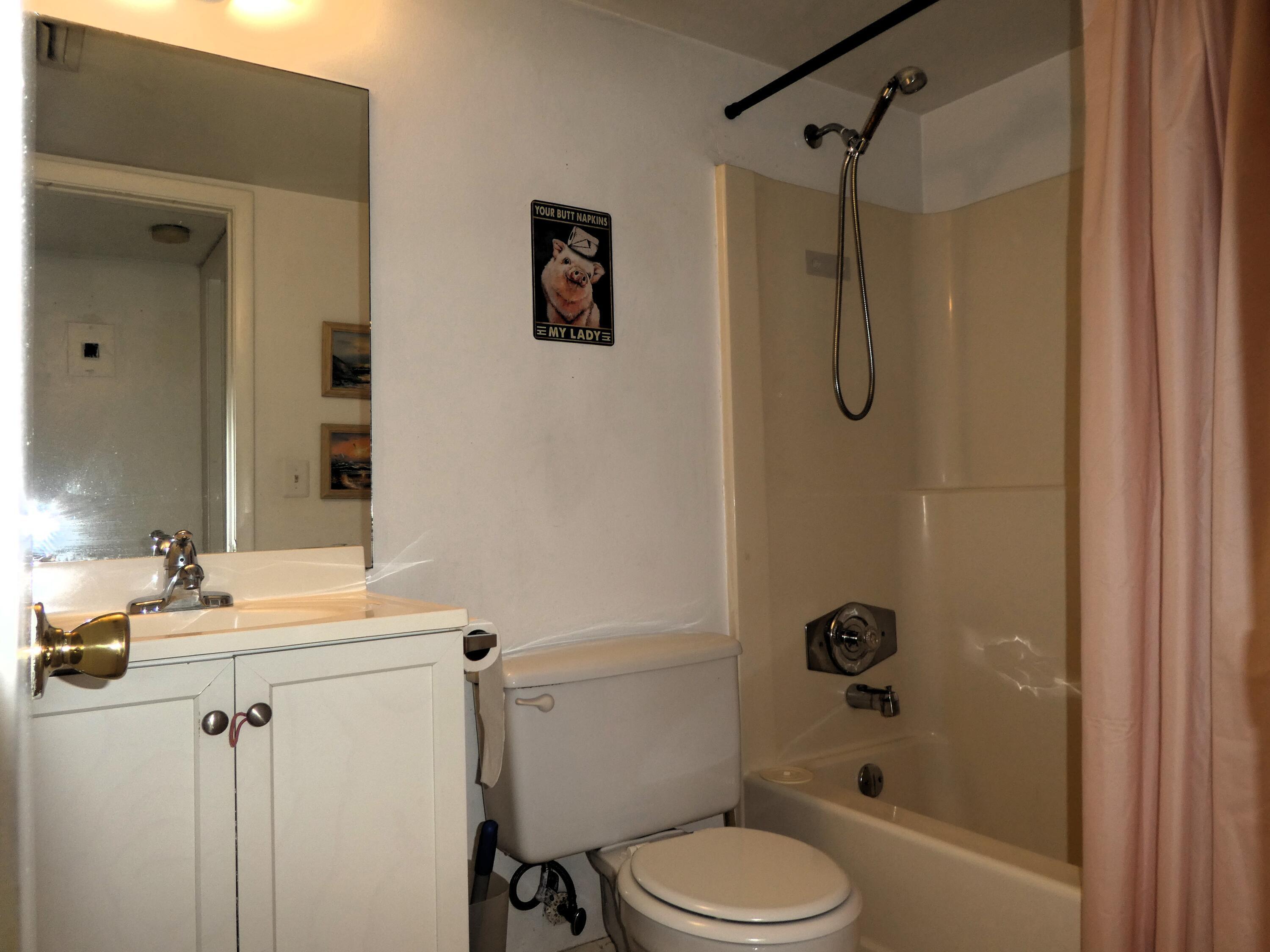 7149 Golf Colony Court 102, Lake Worth, FL 33467, Lake Worth - Photo 4