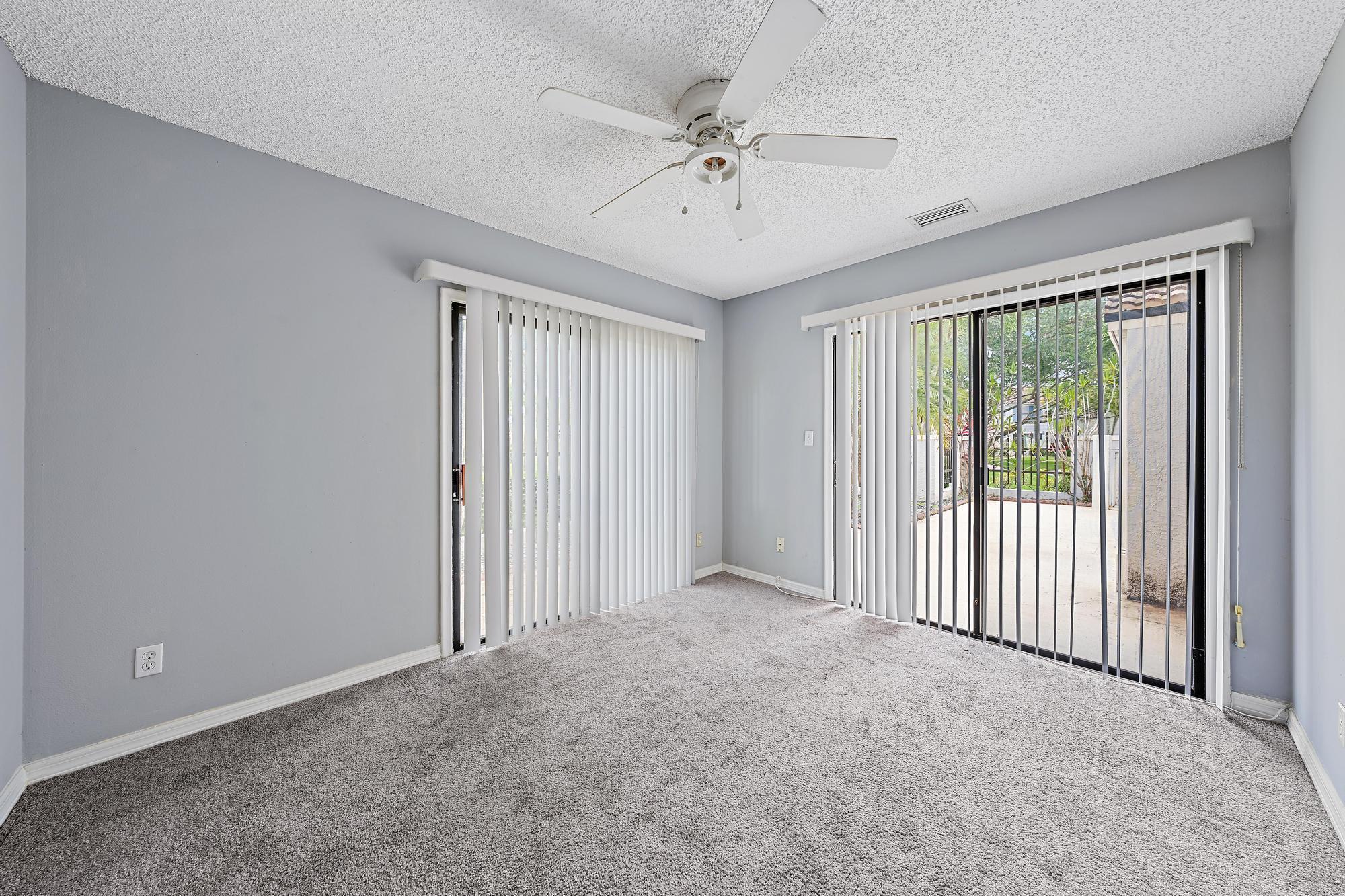 352 Prestwick Circle 1, Palm Beach Gardens, FL 33418, Palm Beach Gardens - Photo 4