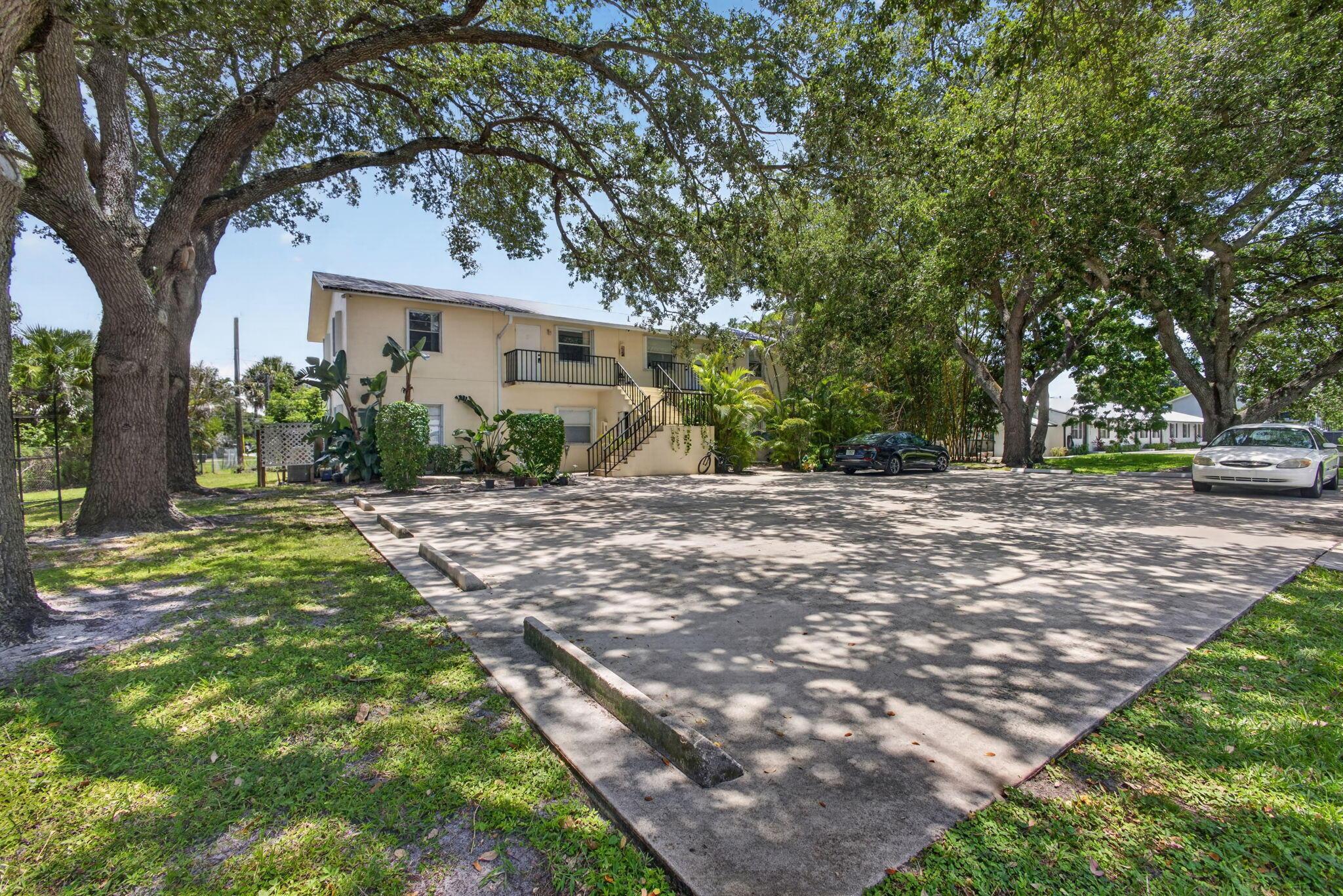 708 SW Gardens Boulevard, Palm City, FL 34990, Palm City - Photo 3