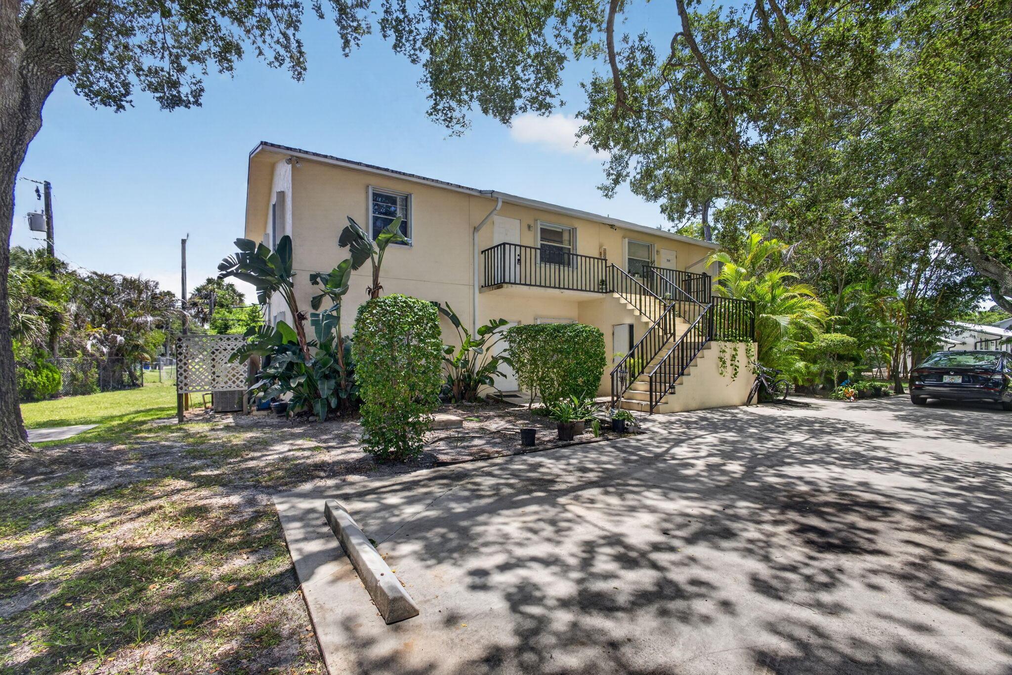 708 SW Gardens Boulevard, Palm City, FL 34990, Palm City - Photo 5