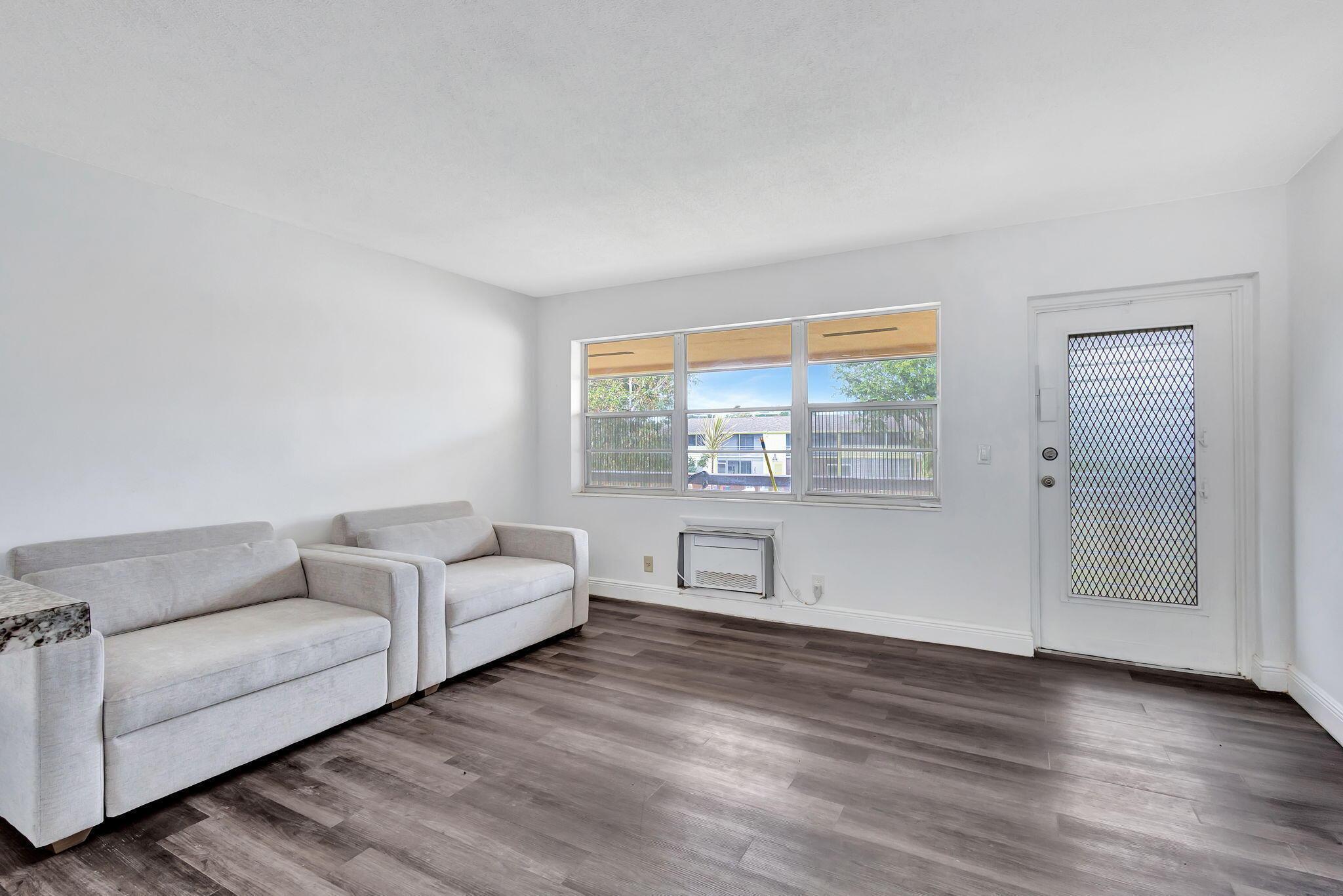 211 Sheffield I, West Palm Beach, FL 33417, West Palm Beach - Photo 4