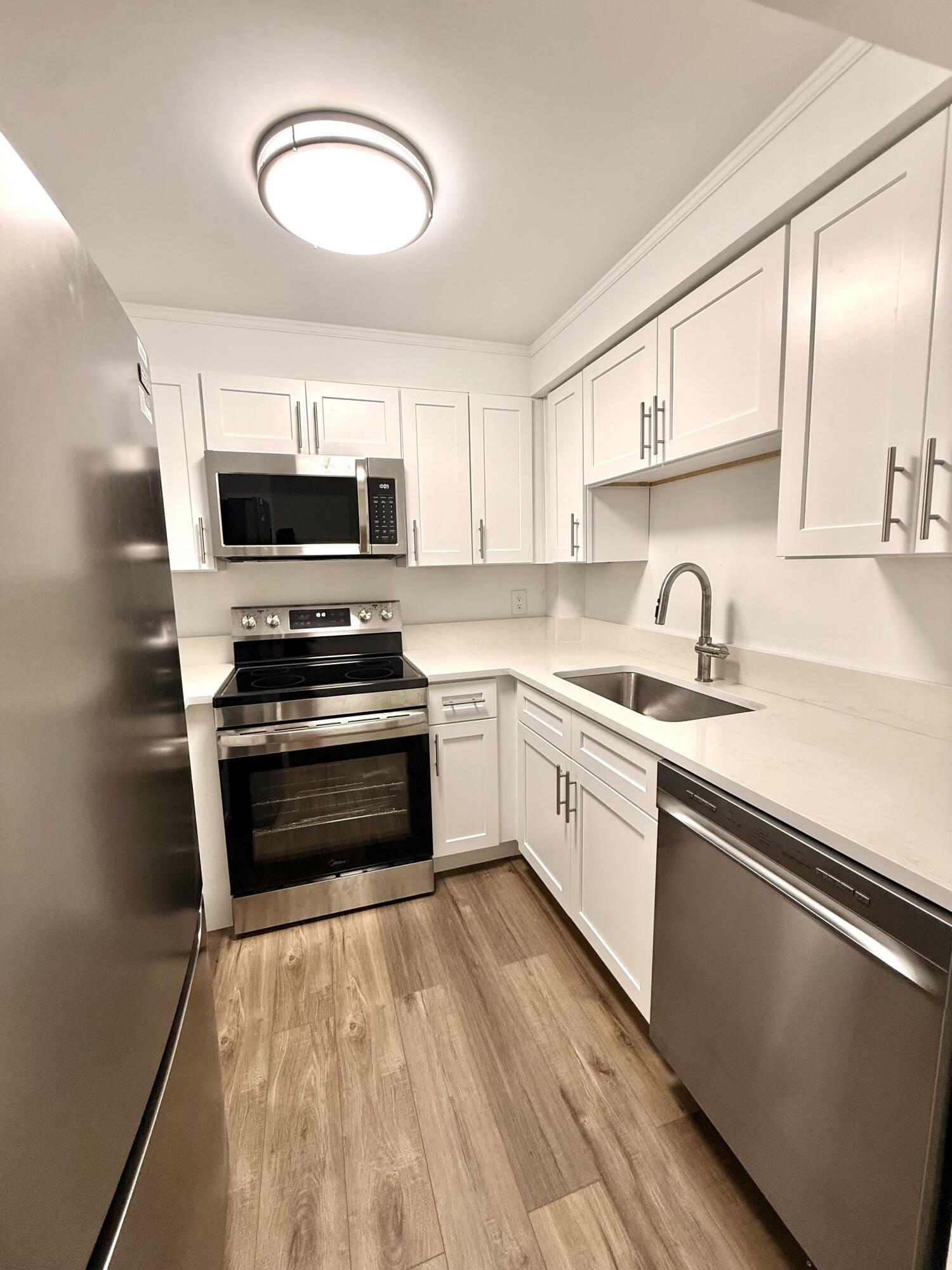 412 Northlake Court Apt 5, North Palm Beach, FL 33408, North Palm Beach - Photo 3