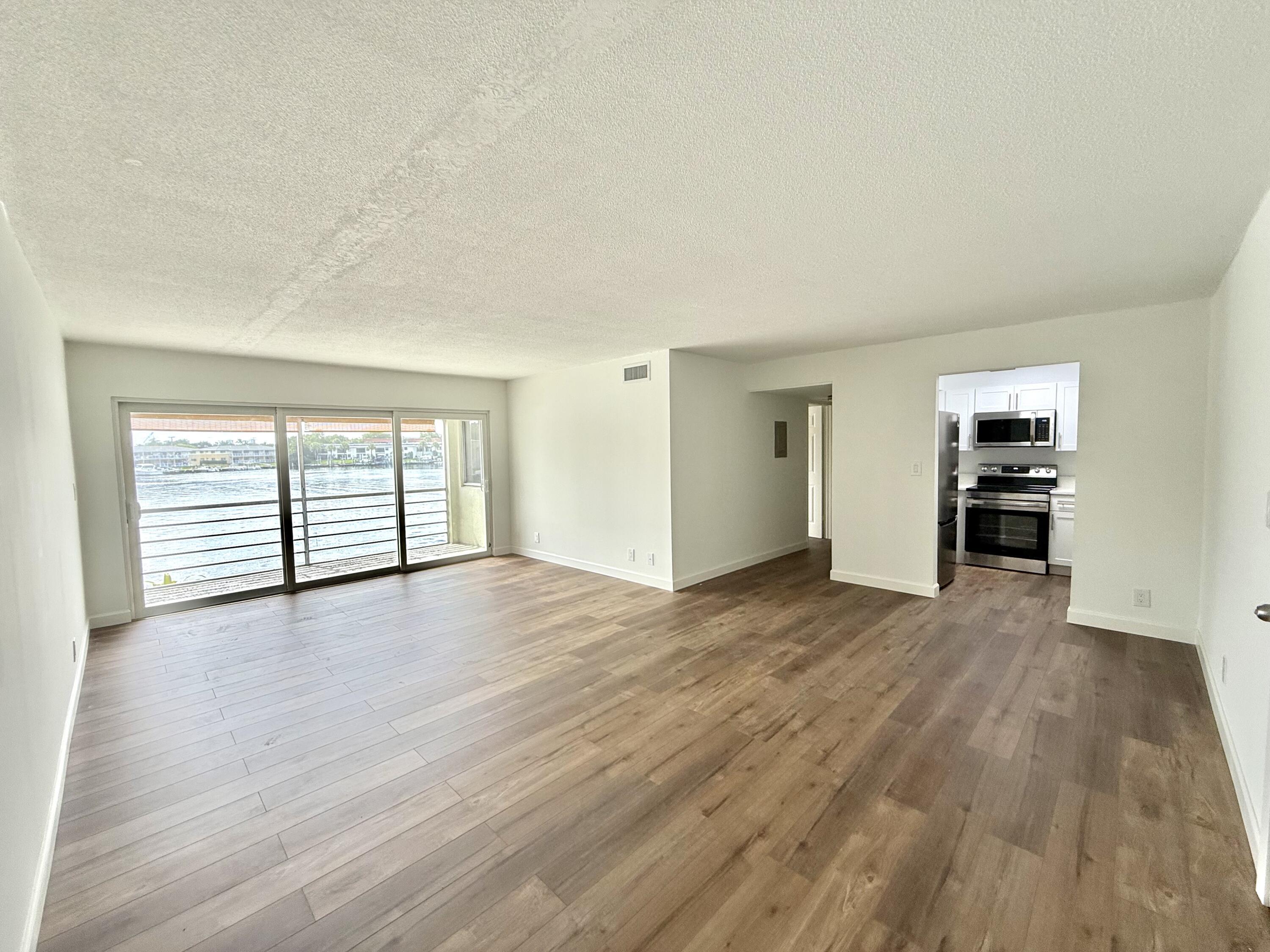 412 Northlake Court Apt 5, North Palm Beach, FL 33408, North Palm Beach - Photo 2