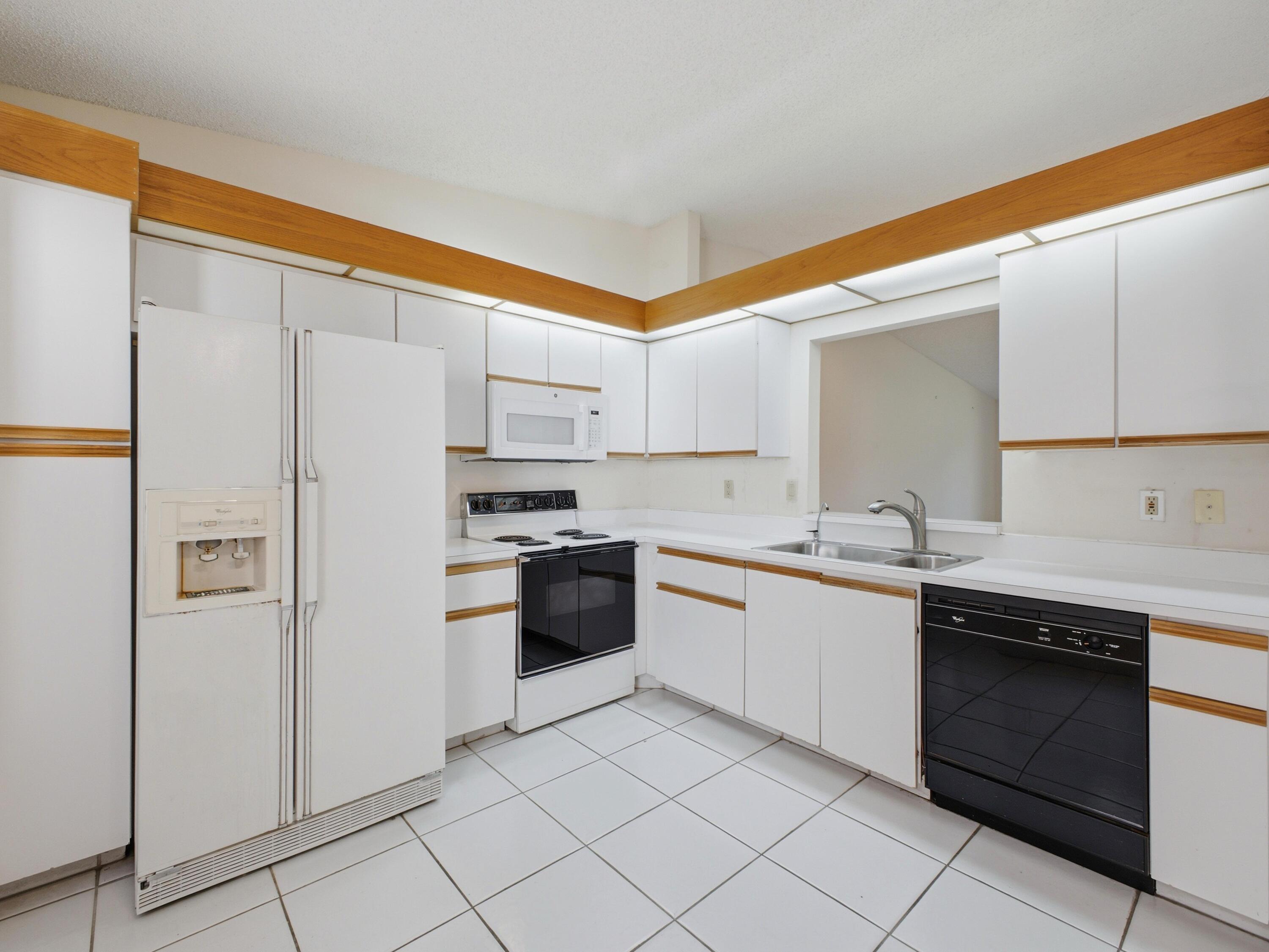6200 Kings Gate Circle, Delray Beach, FL 33484, Delray Beach - Photo 4