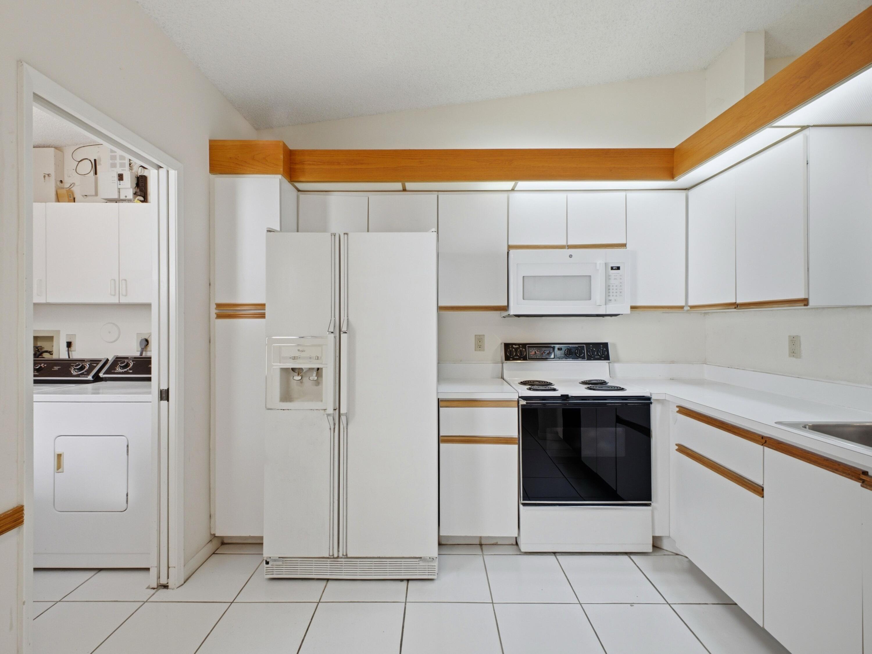 6200 Kings Gate Circle, Delray Beach, FL 33484, Delray Beach - Photo 3