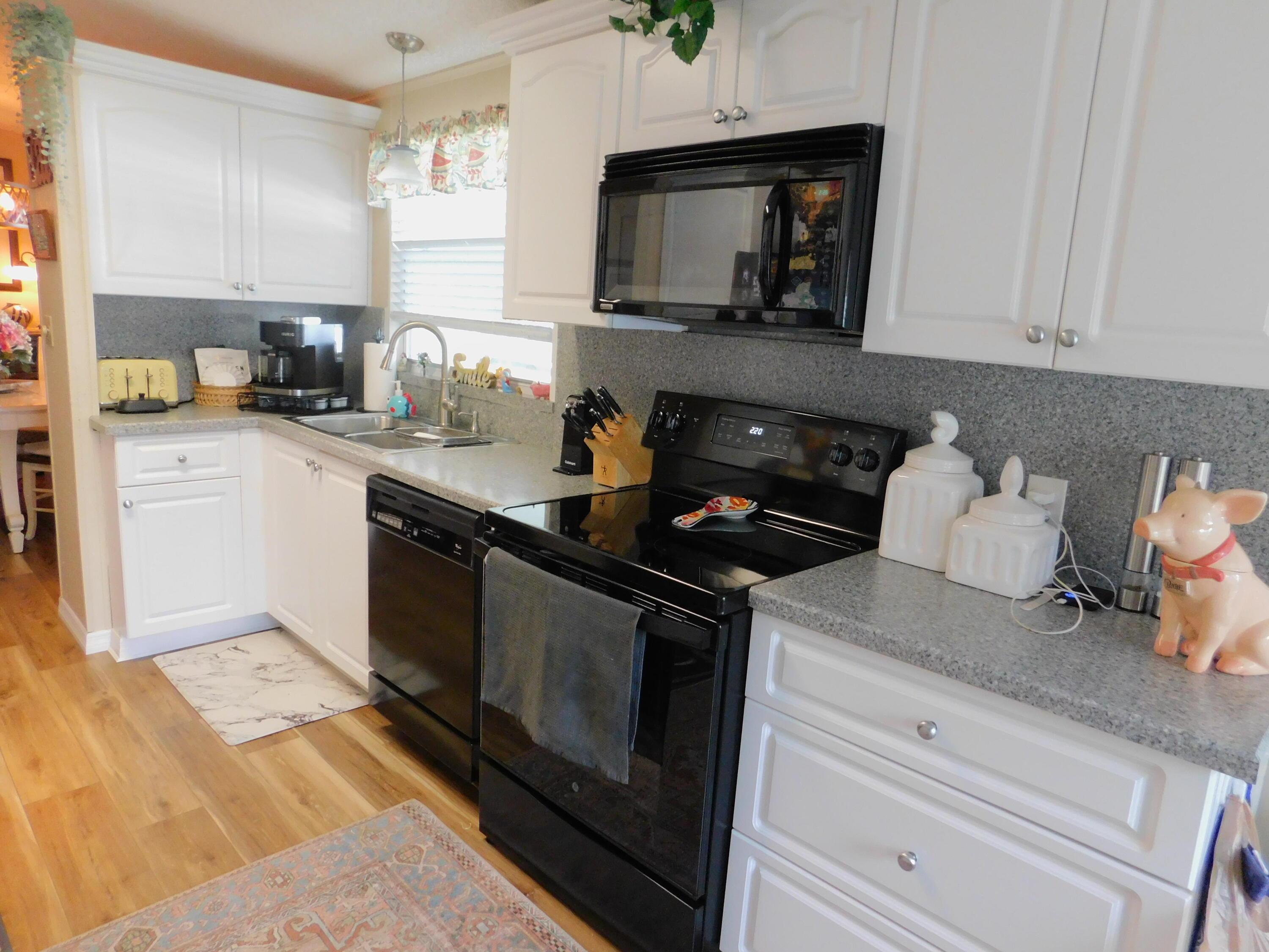 485 Hemingway Terrace G-04, Fort Pierce, FL 34982, Fort Pierce - Photo 4