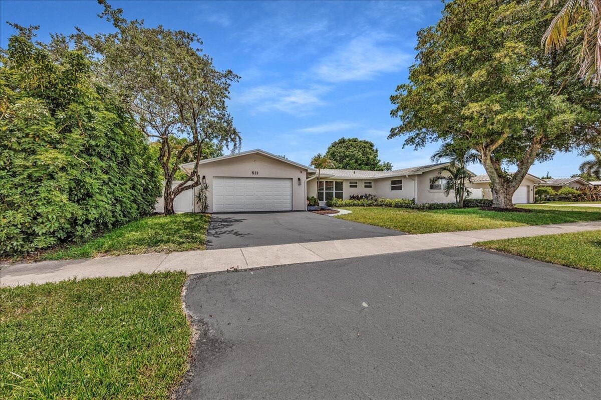 611 N Highland Drive, Hollywood, FL 33021, Hollywood - Photo 2