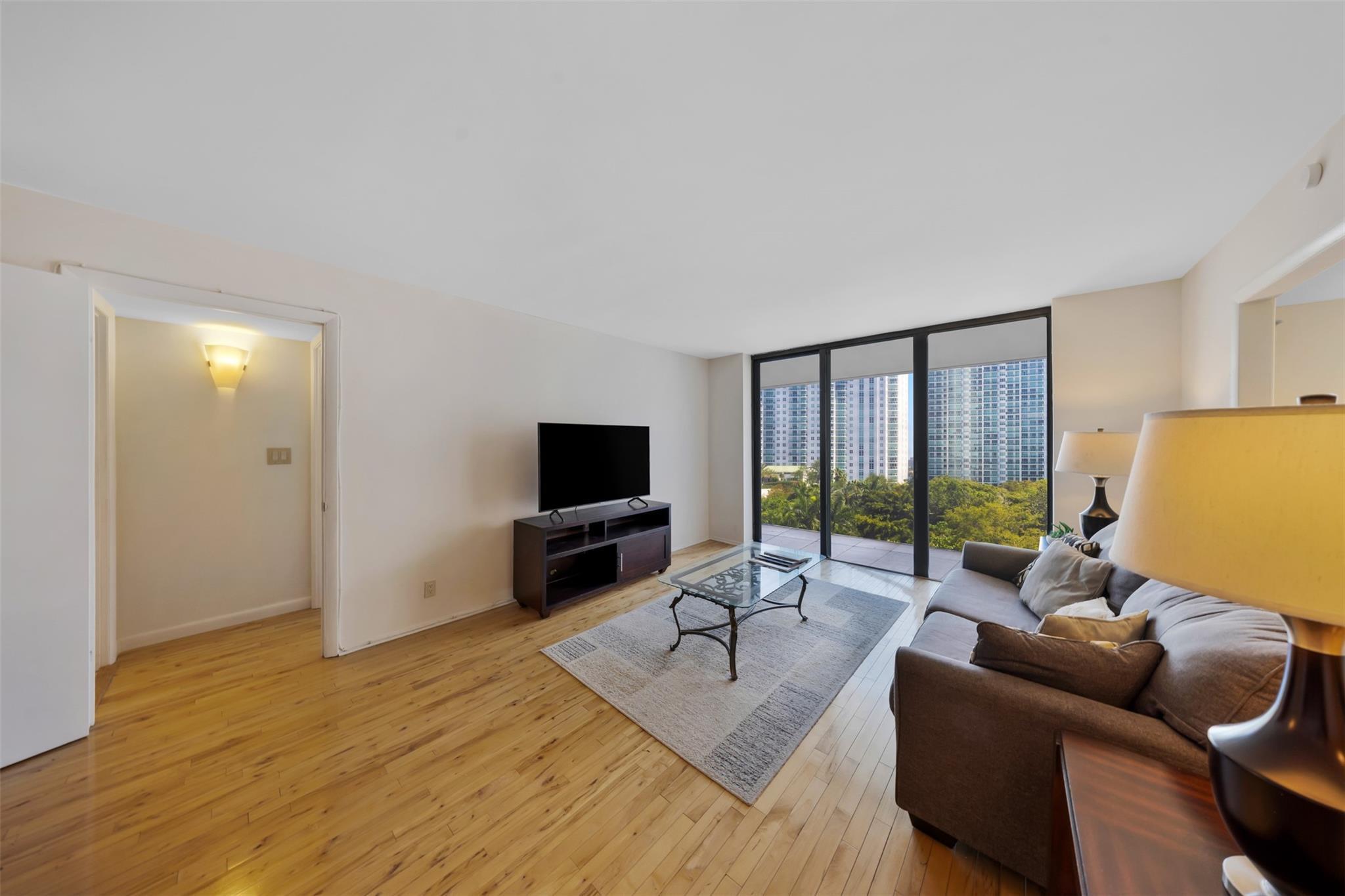 18181 NE 31st Court 804, Aventura, FL 33160, Aventura - Photo 5