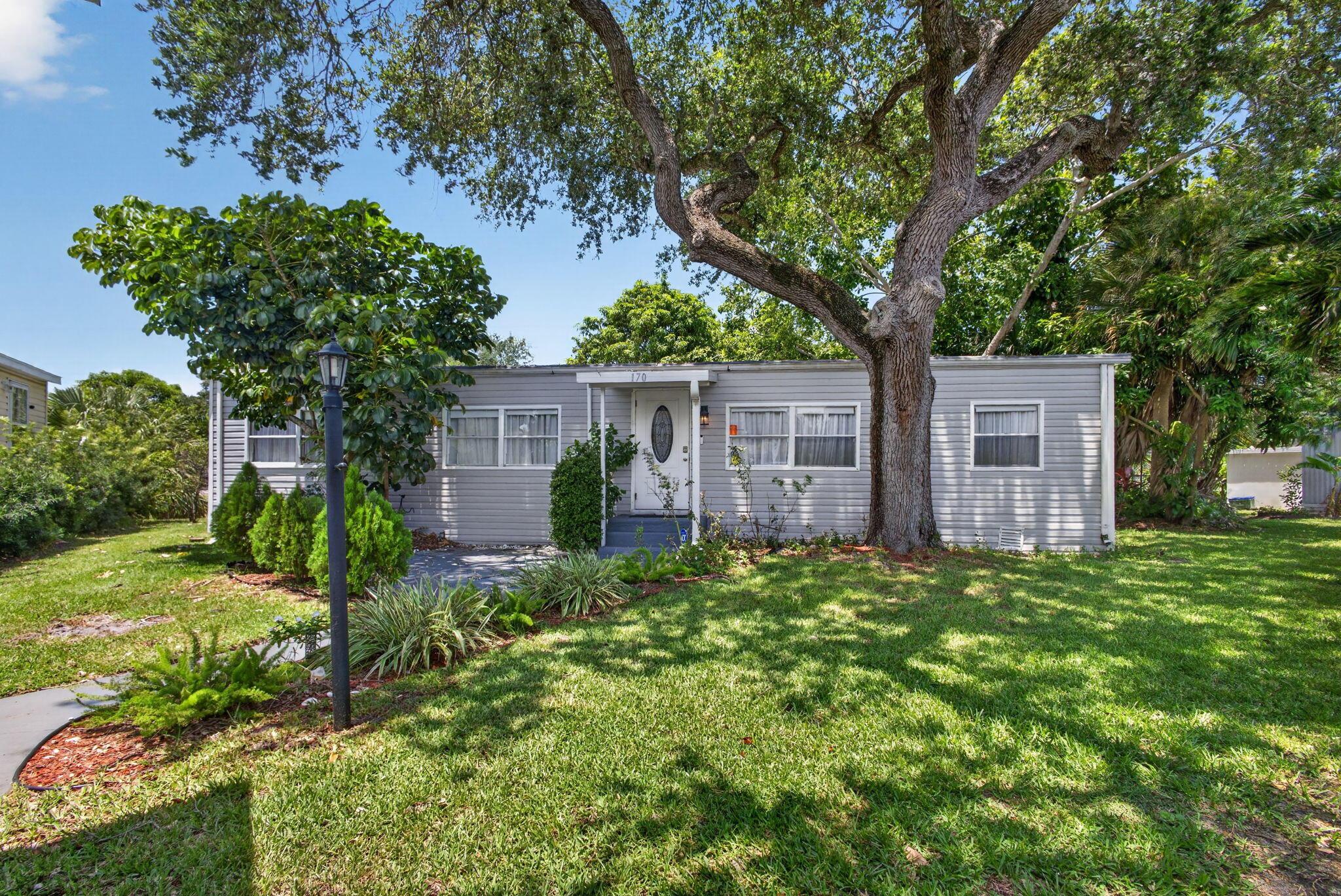 170 Maple Avenue W, Palm Beach Gardens, FL 33410, Palm Beach Gardens - Photo 3