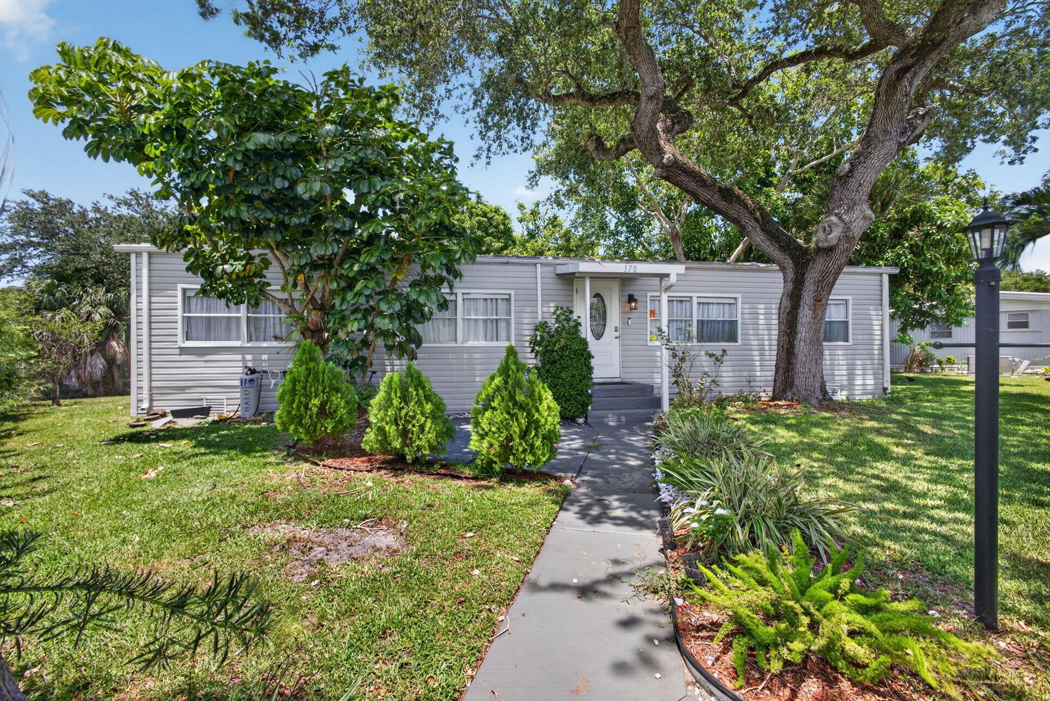 170 Maple Avenue W, Palm Beach Gardens, FL 33410, Palm Beach Gardens - Photo 4