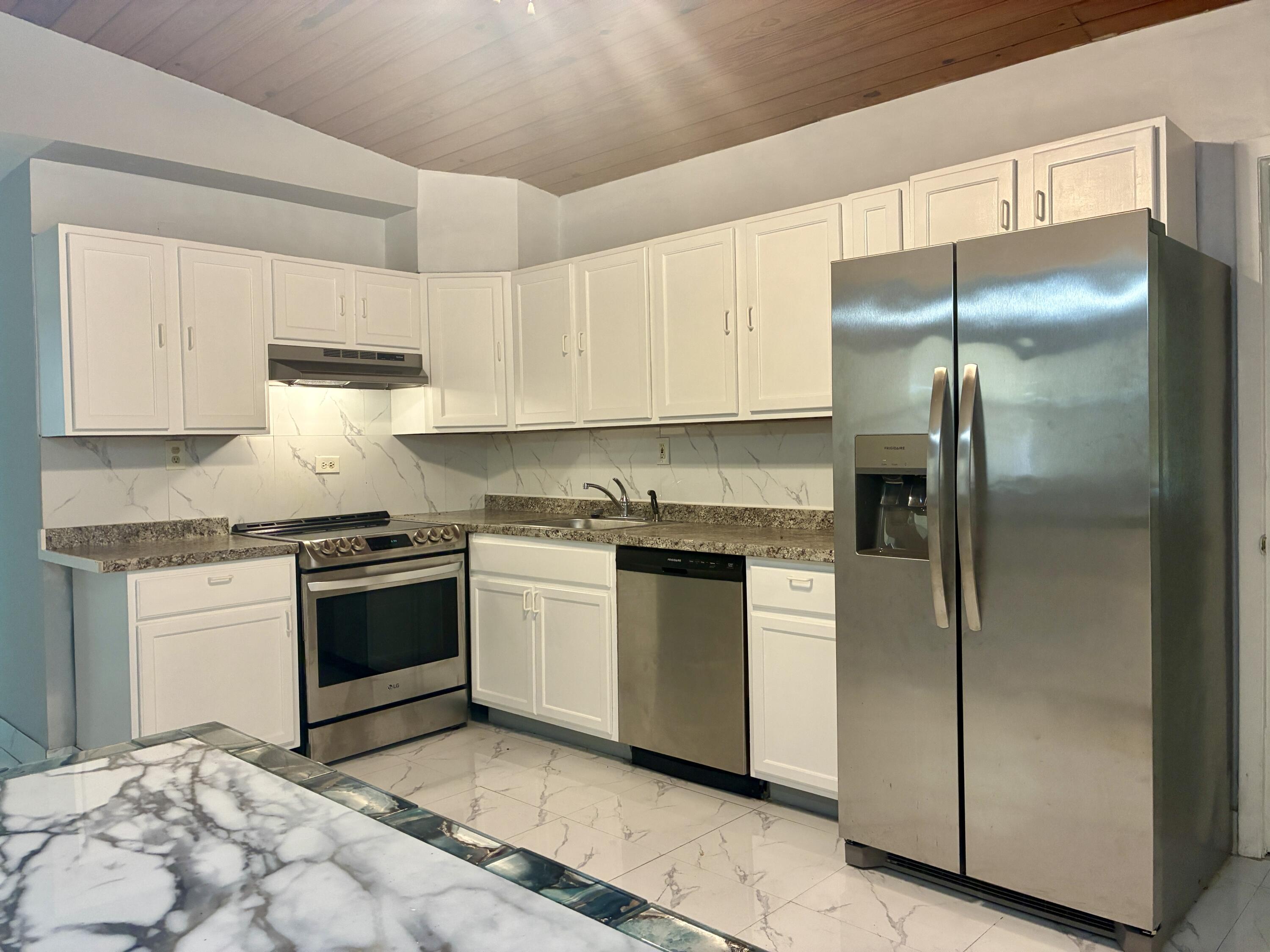 3630 SW 46th Avenue, West Park, FL 33023, West Park - Photo 4