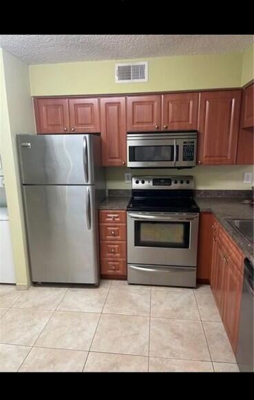 16106 Glenmoor Drive, West Palm Beach, FL 33409, West Palm Beach - Photo 2