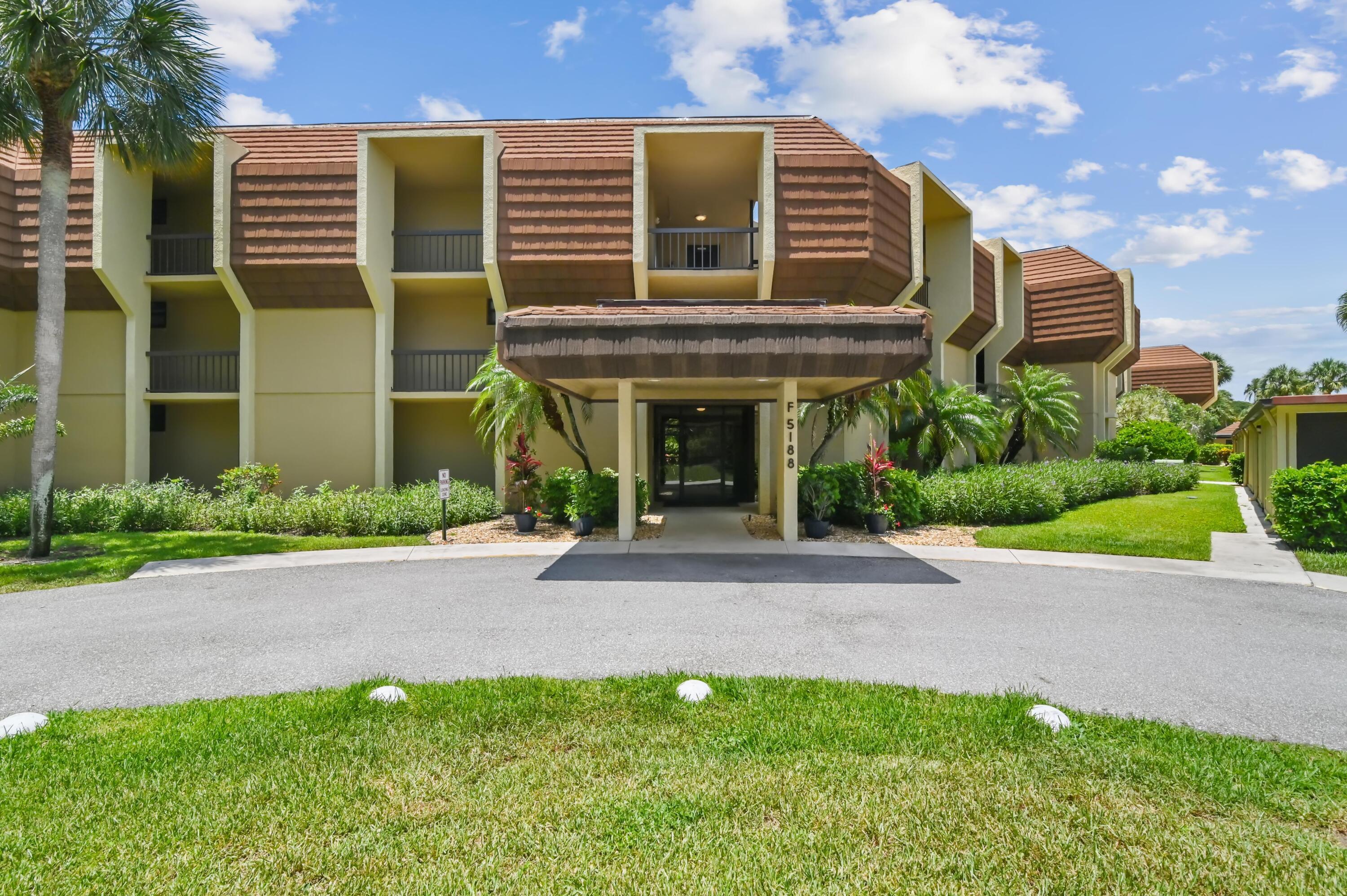 5188 Woodland Lakes Drive 332, Palm Beach Gardens, FL 33418, Palm Beach Gardens - Photo 2
