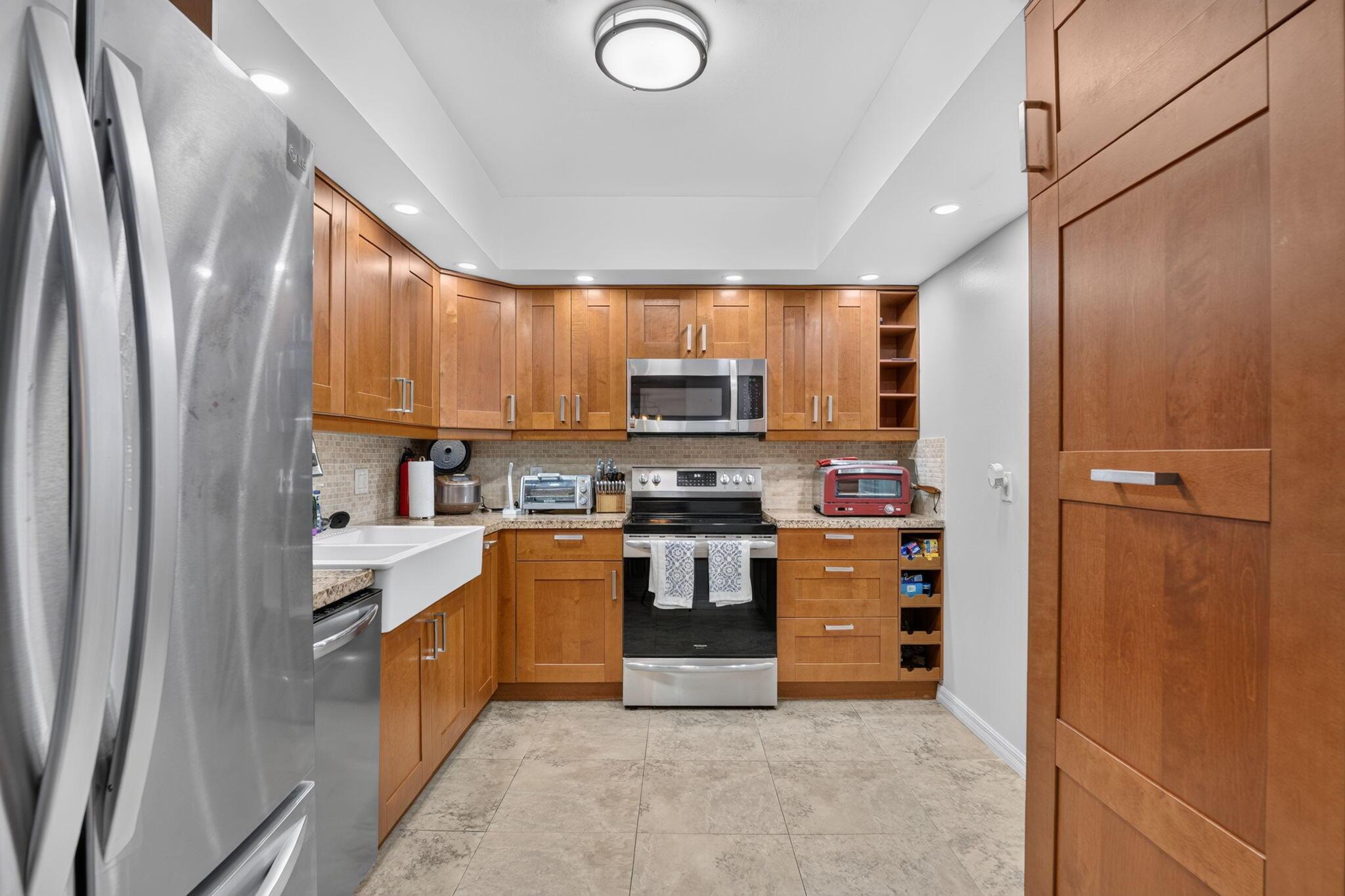 3960 Oaks Clubhouse 110, Pompano Beach, FL 33069, Pompano Beach - Photo 3