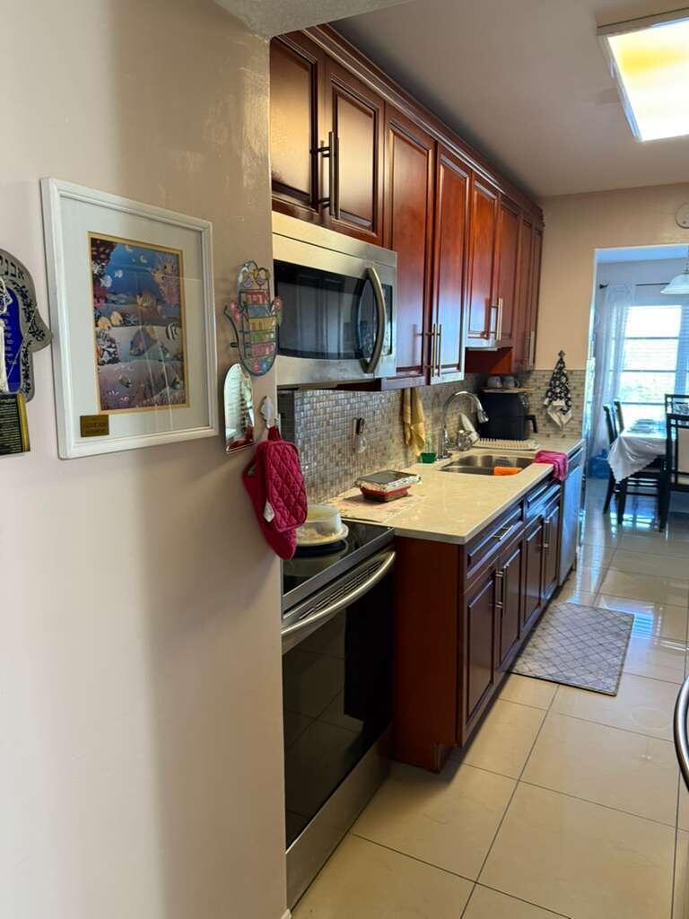 4164 Inverrary Drive 302, Lauderhill, FL 33319, Lauderhill - Photo 4