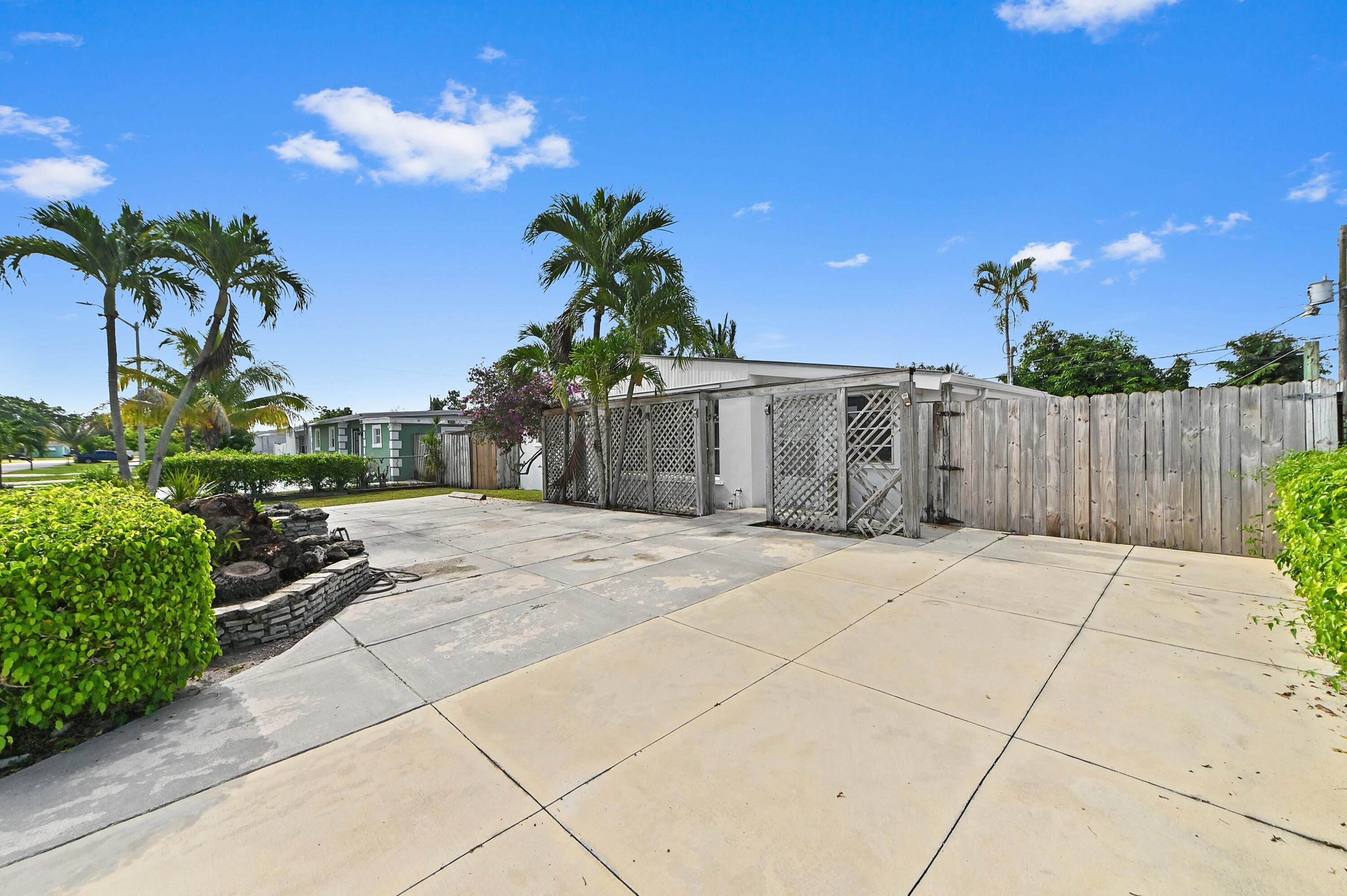 3892 Nowata Road, Lake Worth, FL 33462, Lake Worth - Photo 3