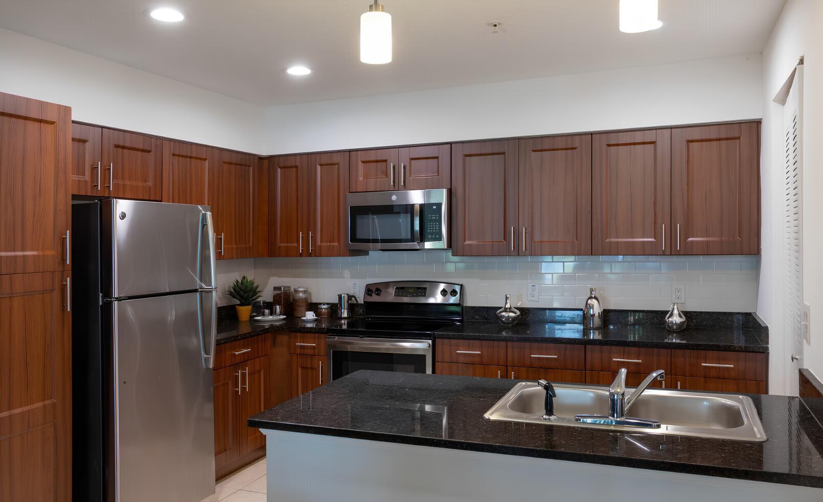 1517 Cameron Samuel Lane, West Palm Beach, FL 33401, West Palm Beach - Photo 2