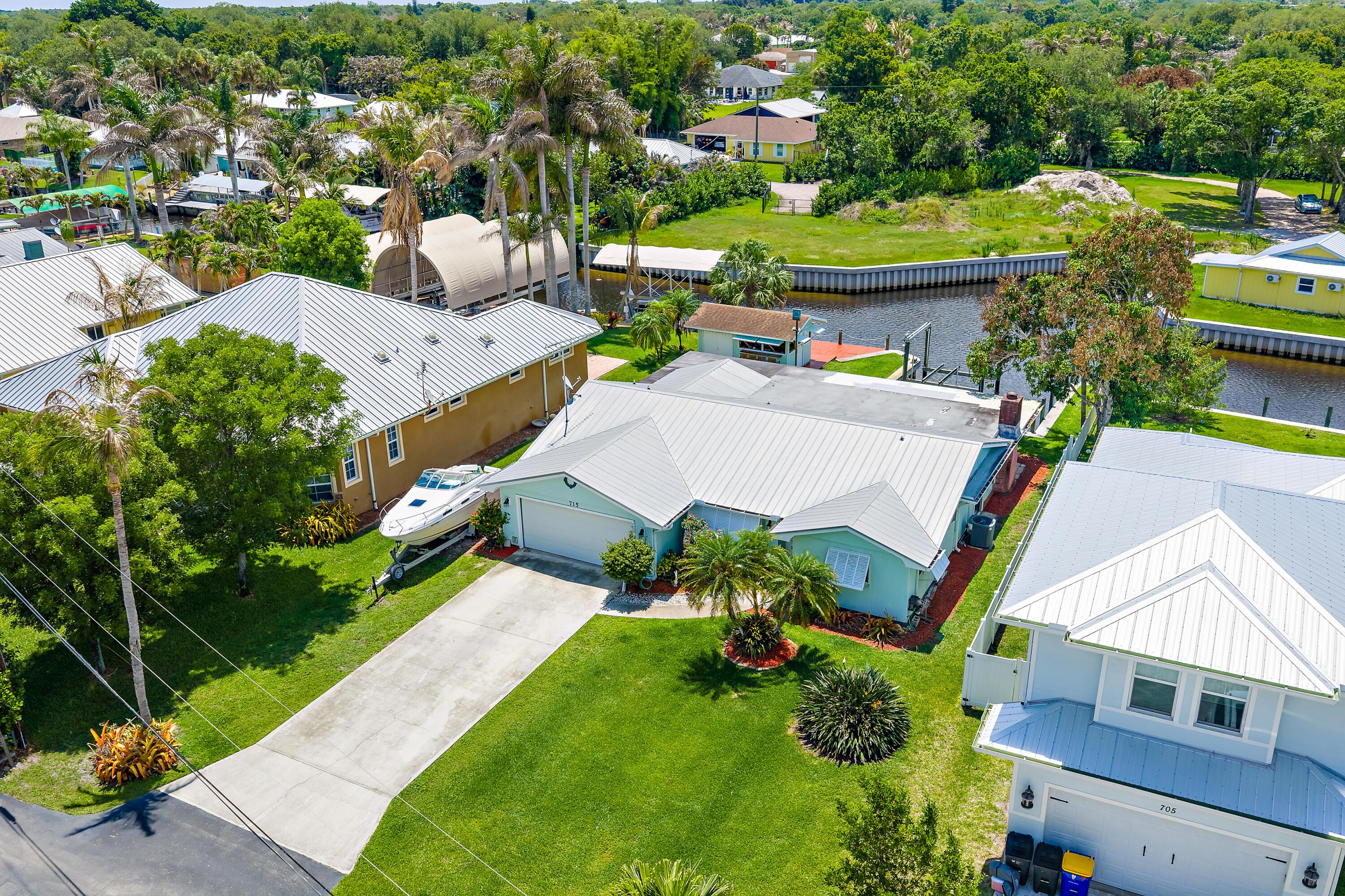 715 SW Rustic Circle, Stuart, FL 34997, Stuart - Photo 4