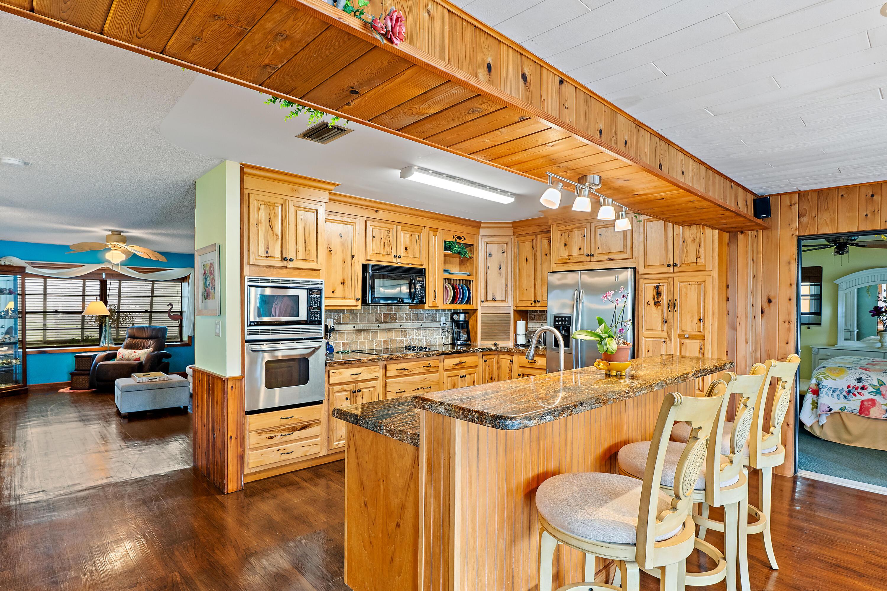 715 SW Rustic Circle, Stuart, FL 34997, Stuart - Photo 5