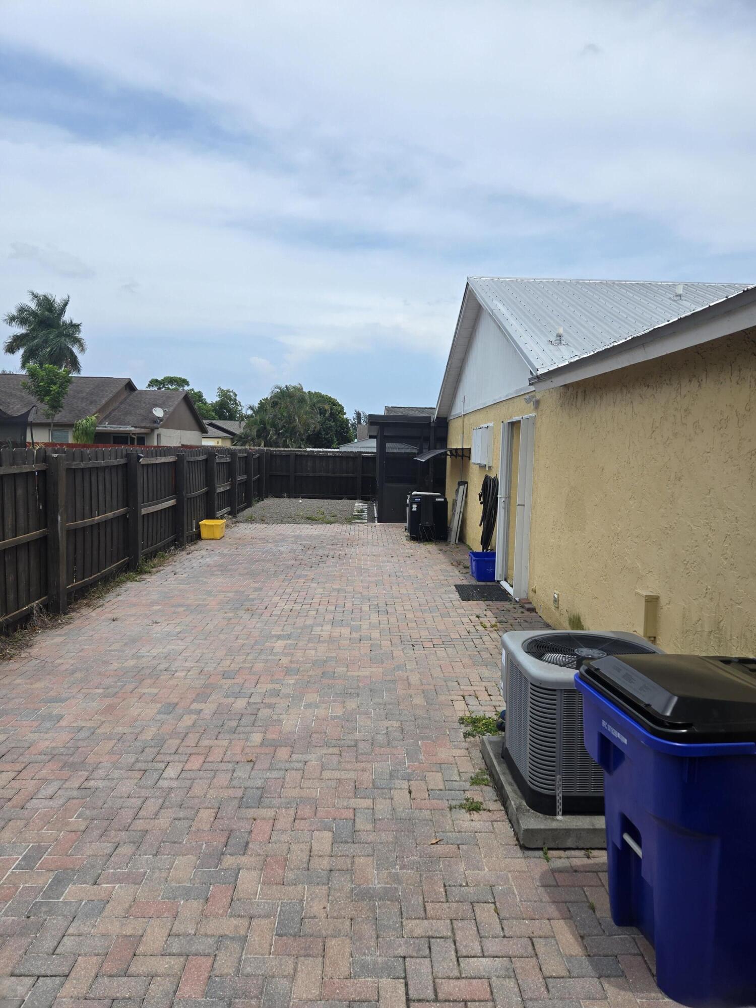 1402 Denlow Lane, Royal Palm Beach, FL 33411, Royal Palm Beach - Photo 4