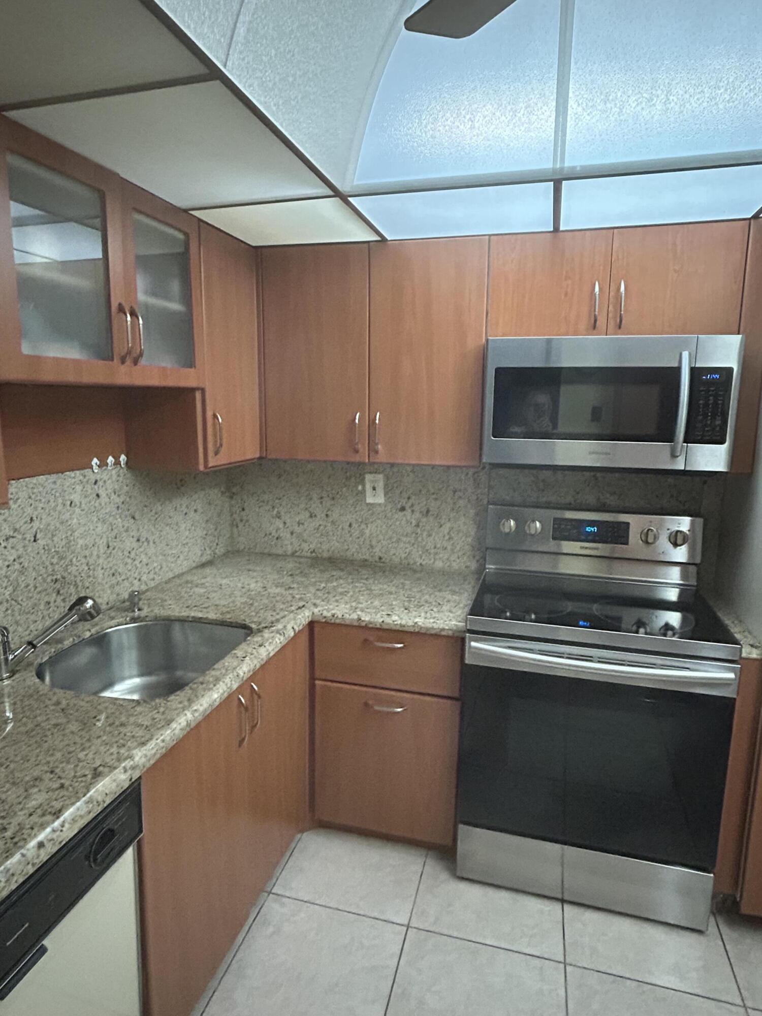1833 S Ocean Drive 205, Hallandale Beach, FL 33009, Hallandale Beach - Photo 2