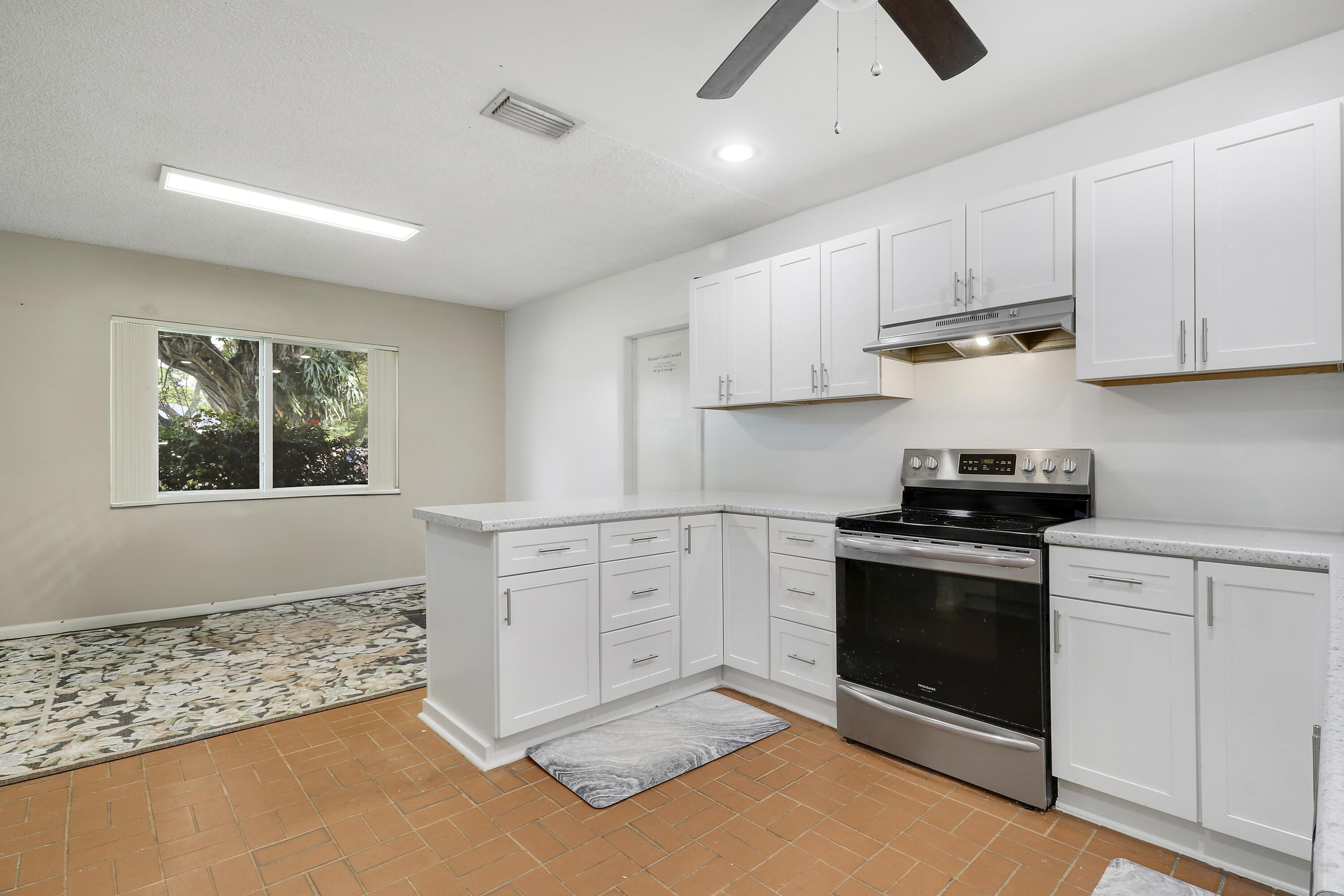 98 Pintail Court, Royal Palm Beach, FL 33411, Royal Palm Beach - Photo 5