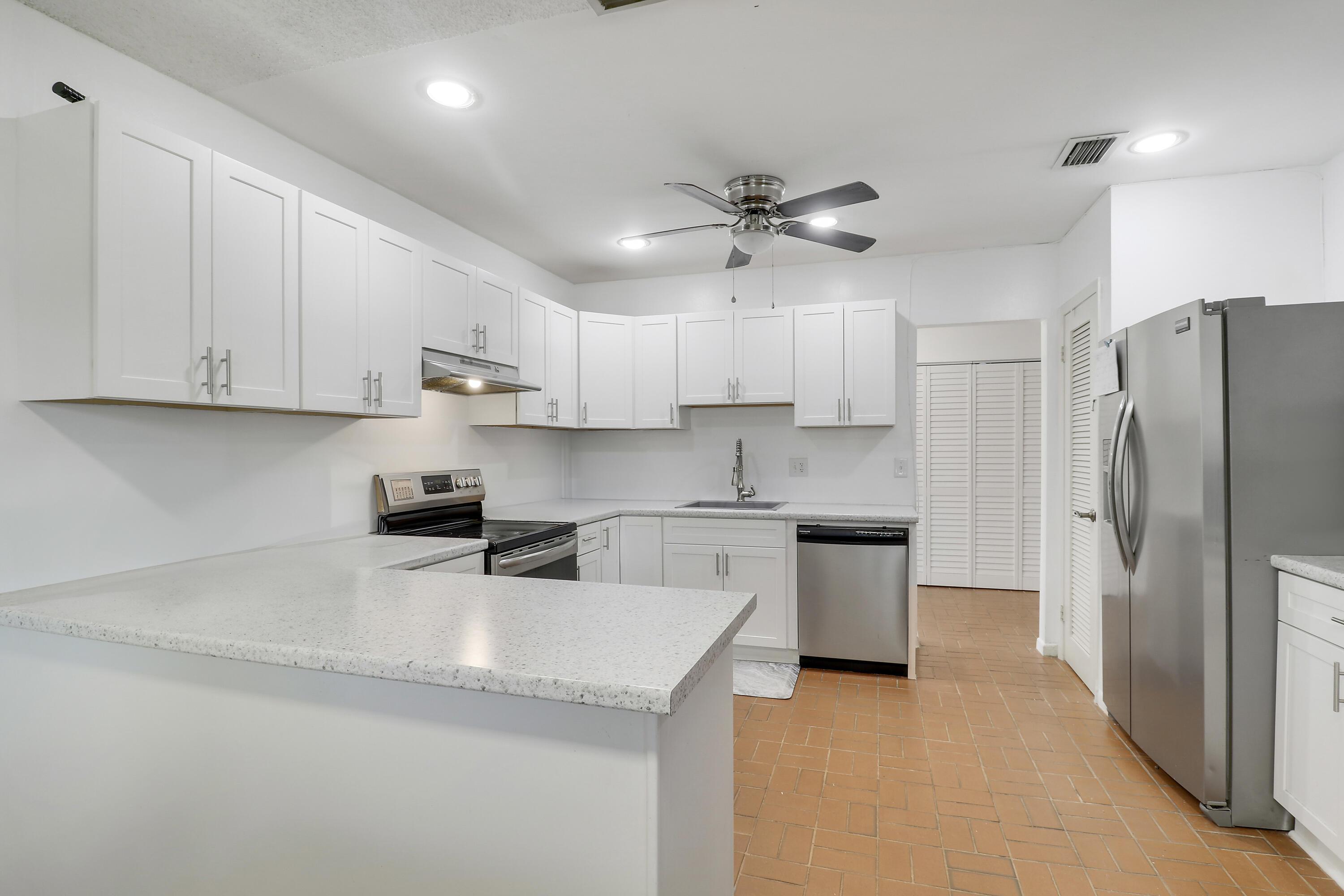 98 Pintail Court, Royal Palm Beach, FL 33411, Royal Palm Beach - Photo 3