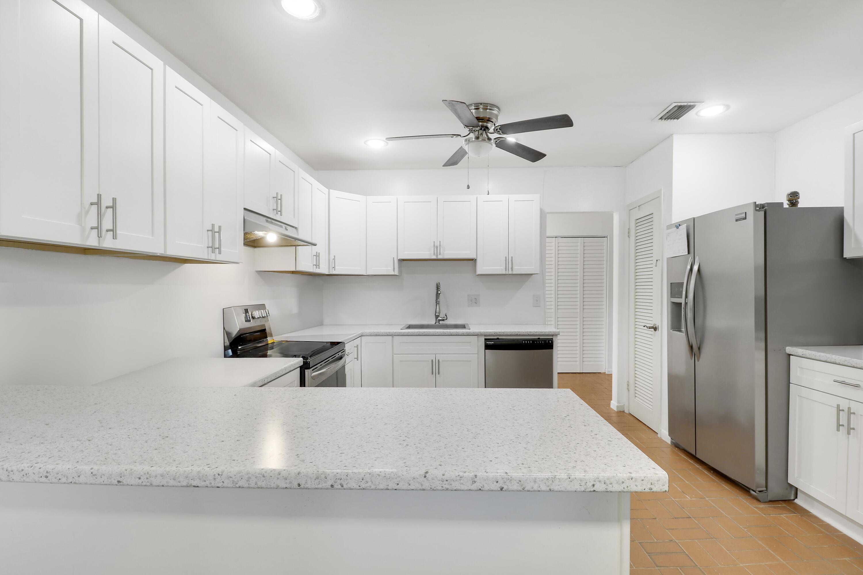 98 Pintail Court, Royal Palm Beach, FL 33411, Royal Palm Beach - Photo 4