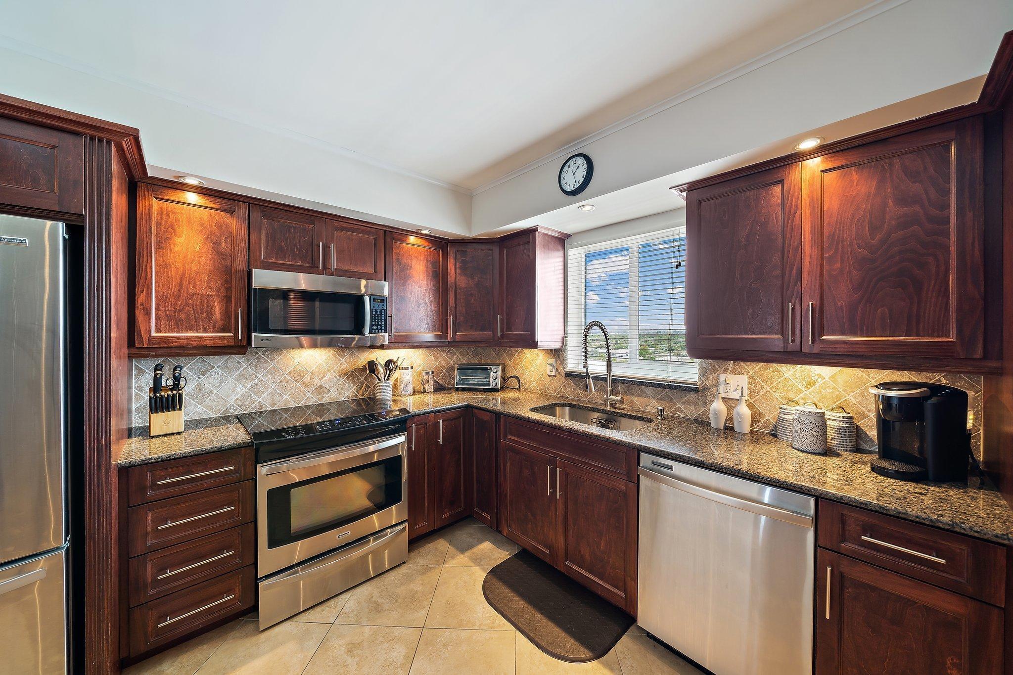 301 Lake Shore Drive 802, Lake Park, FL 33403, Lake Park - Photo 5