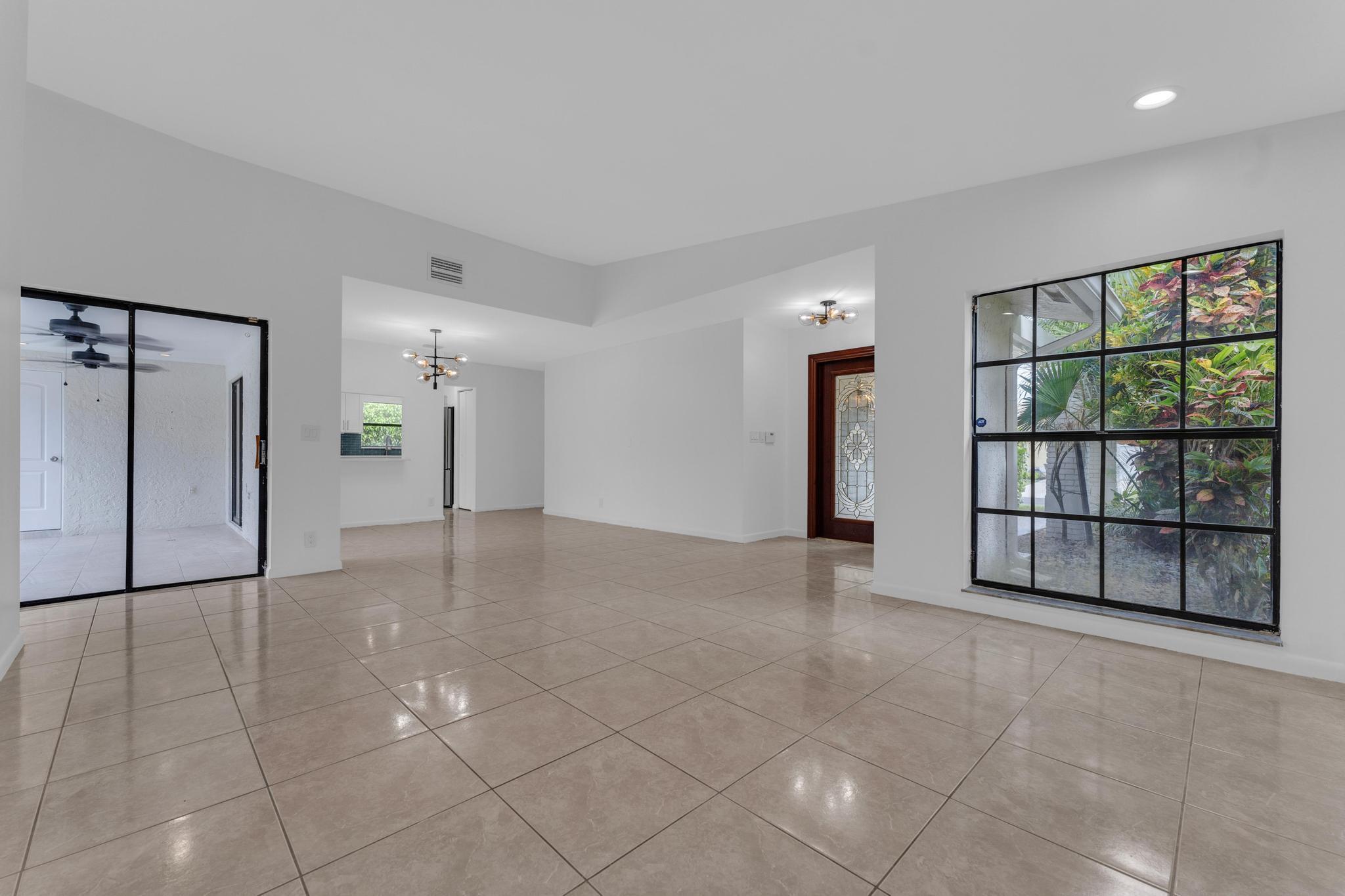 10084 Camelback Lane, Boca Raton, FL 33498, Boca Raton - Photo 2