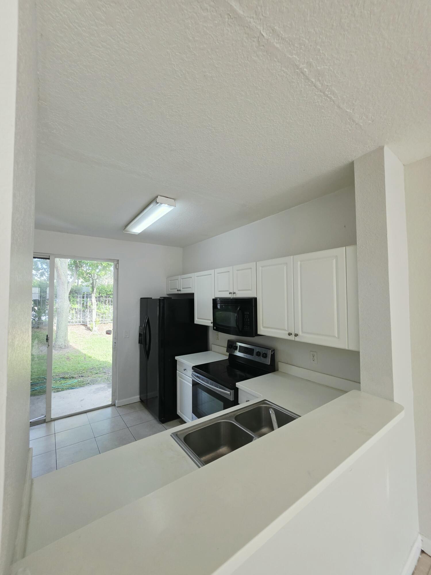 4154 Napoli Lake Drive, Riviera Beach, FL 33410, Riviera Beach - Photo 5