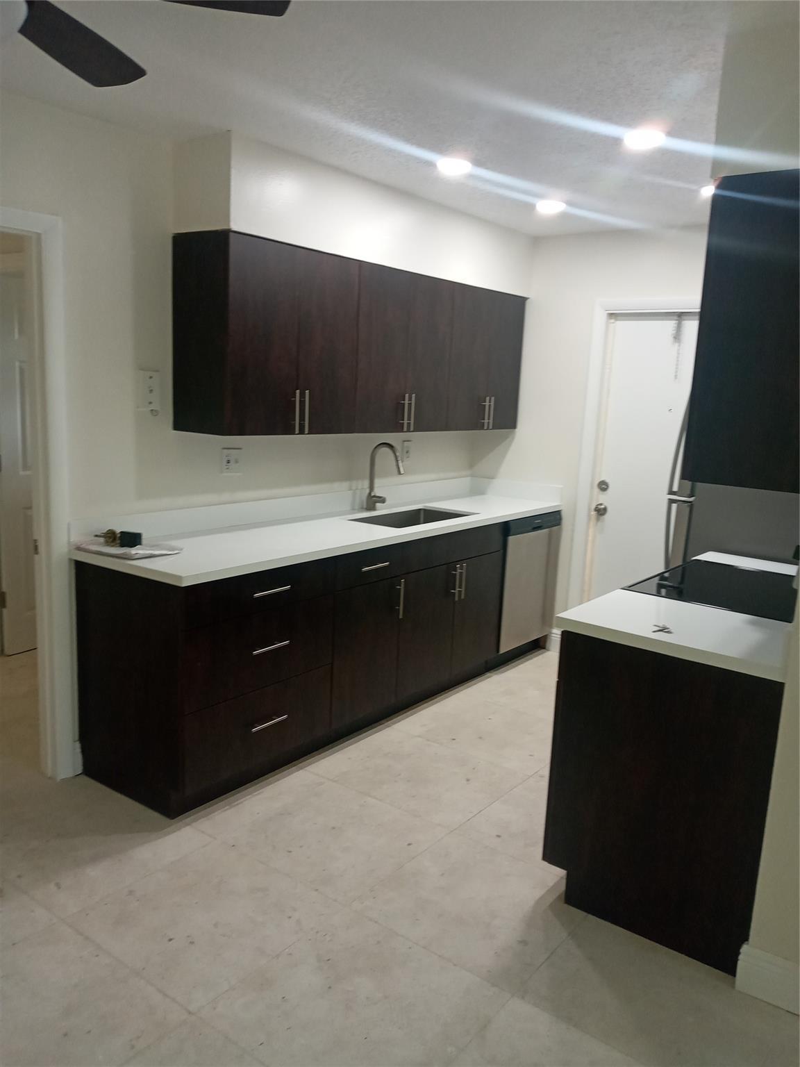 7400 Kimberly Boulevard 202a, North Lauderdale, FL 33068, North Lauderdale - Photo 3