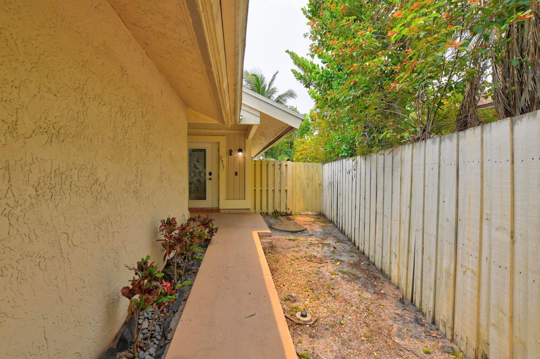 7813 Kenway Place W, Boca Raton, FL 33433, Boca Raton - Photo 5