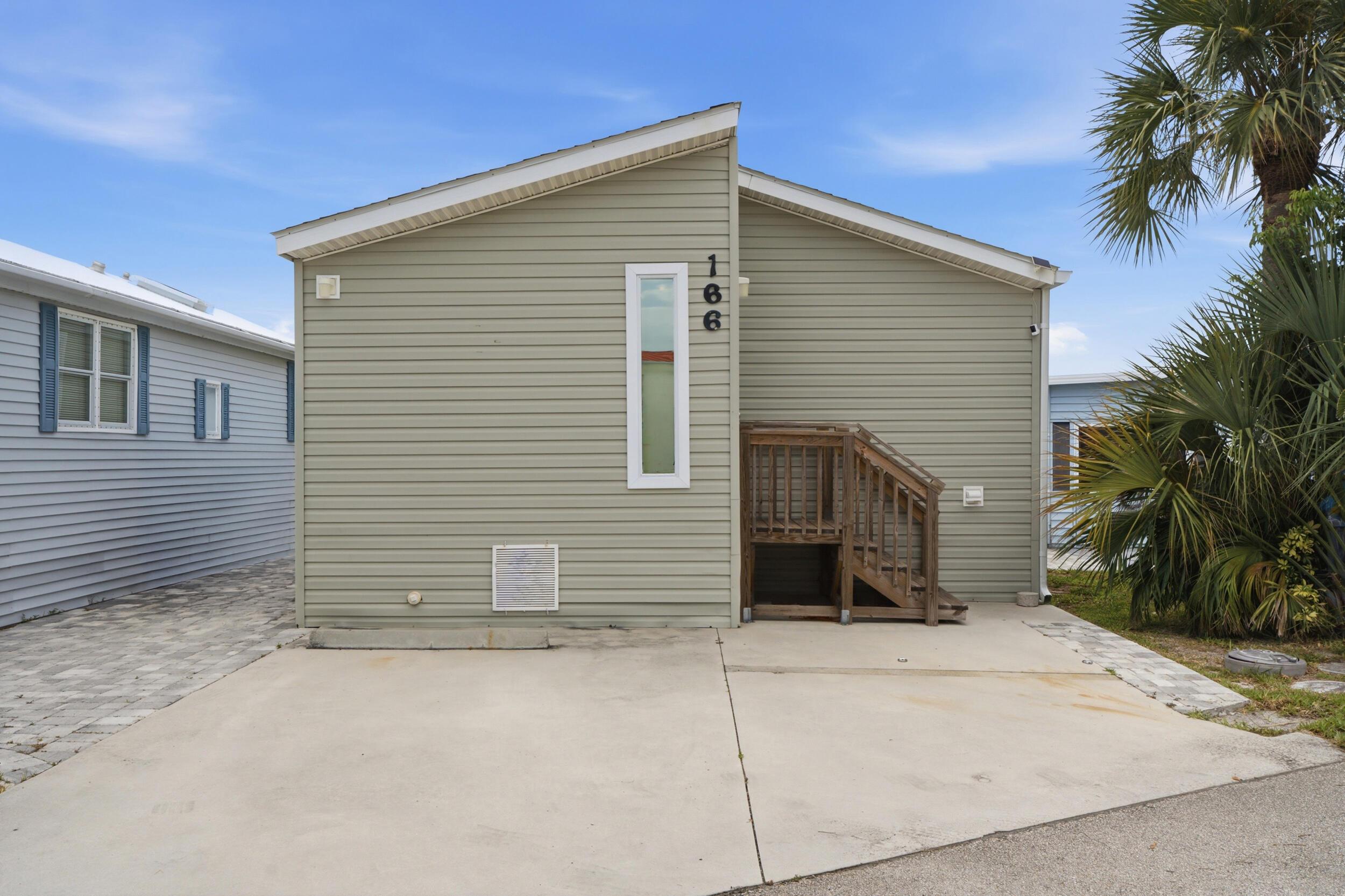 166 Nettles Boulevard, Jensen Beach, FL 34957, Jensen Beach - Photo 2