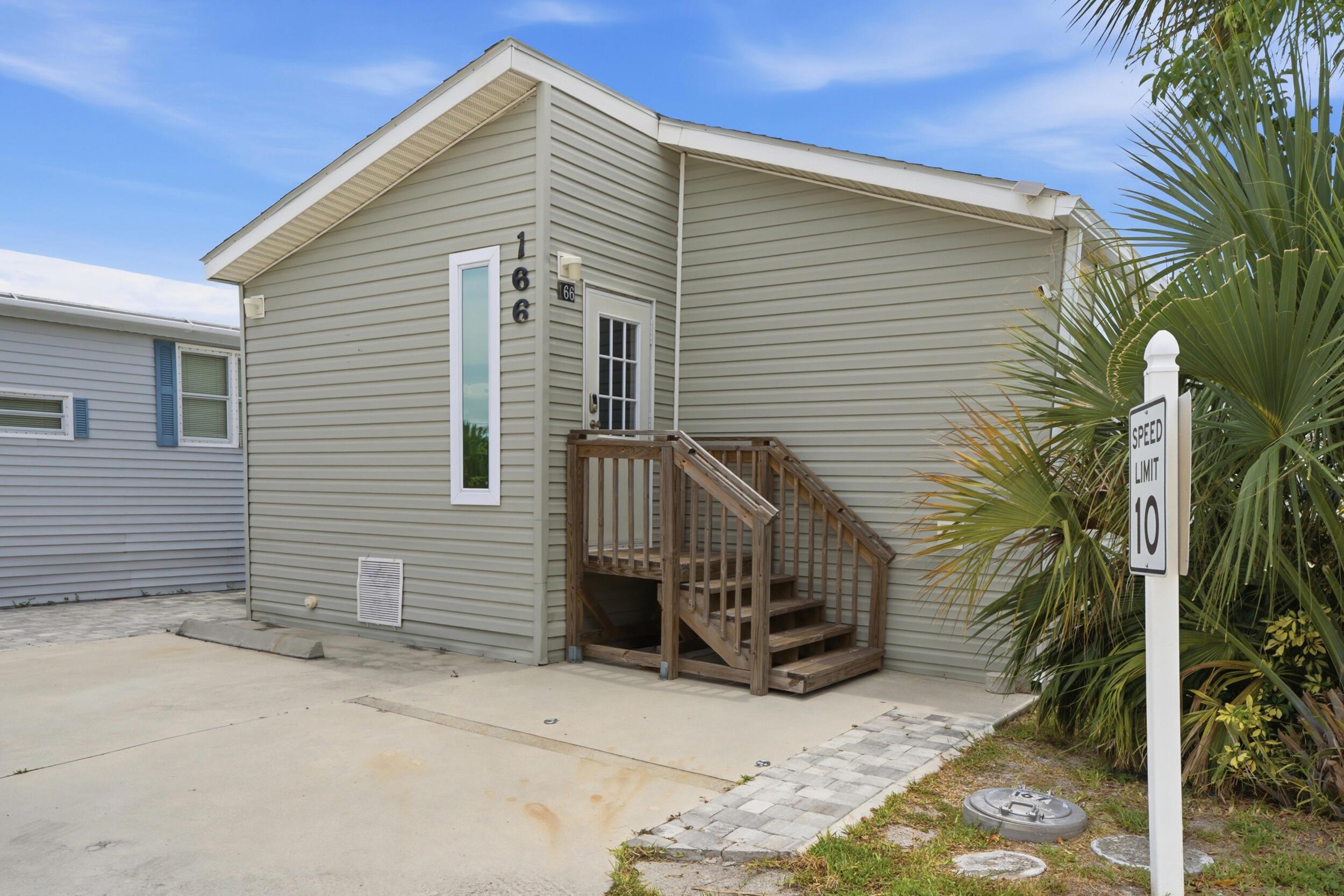 166 Nettles Boulevard, Jensen Beach, FL 34957, Jensen Beach - Photo 3