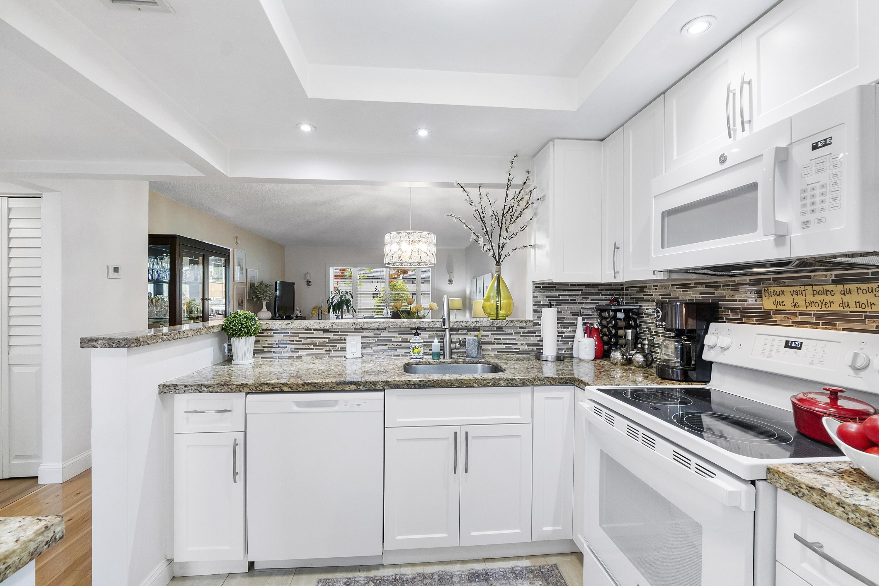 7837 Golf Circle Drive 212, Margate, FL 33063, Margate - Photo 5