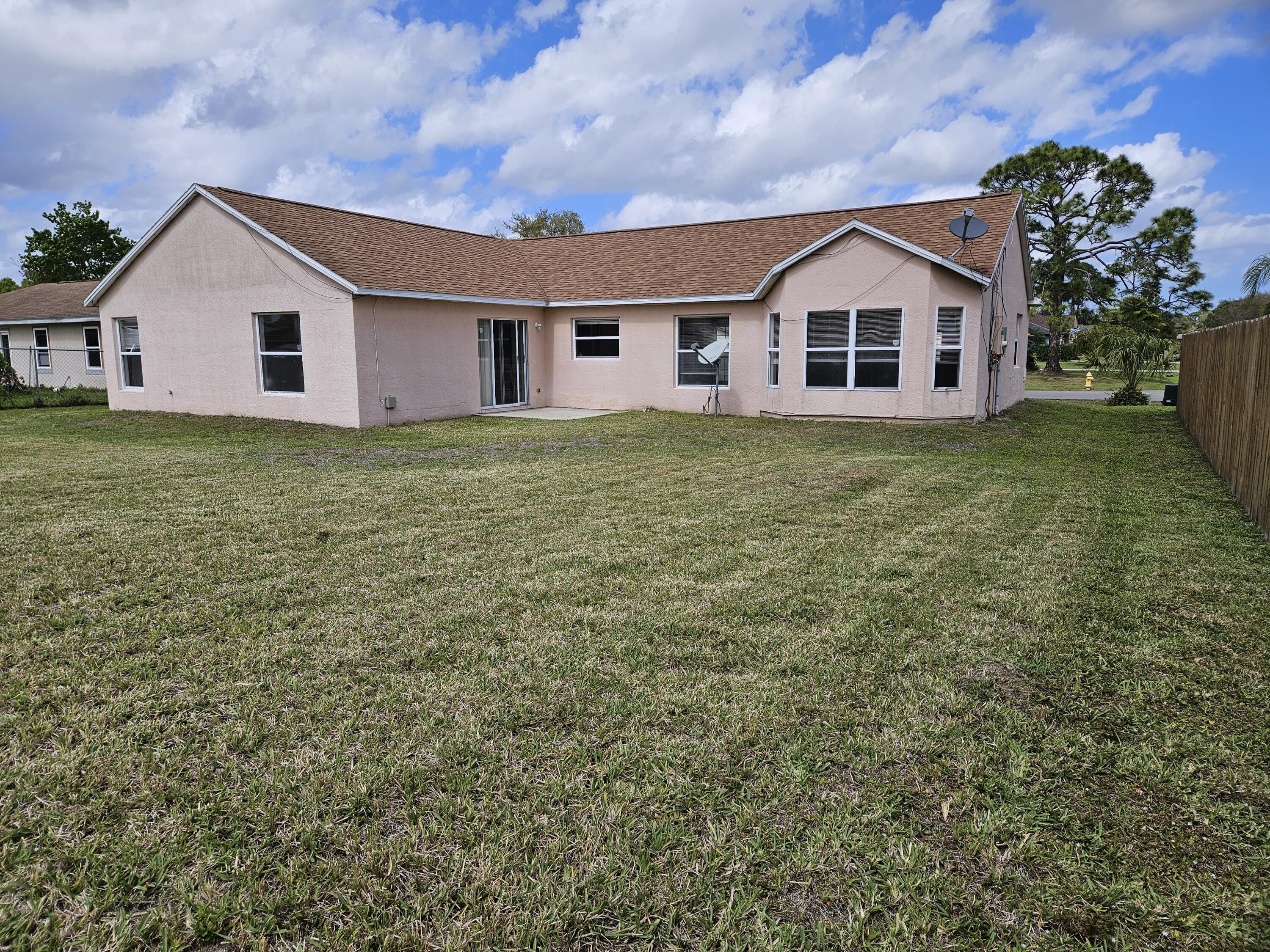 570 Ontario Street NW, Palm Bay, FL 32907, Palm Bay - Photo 3