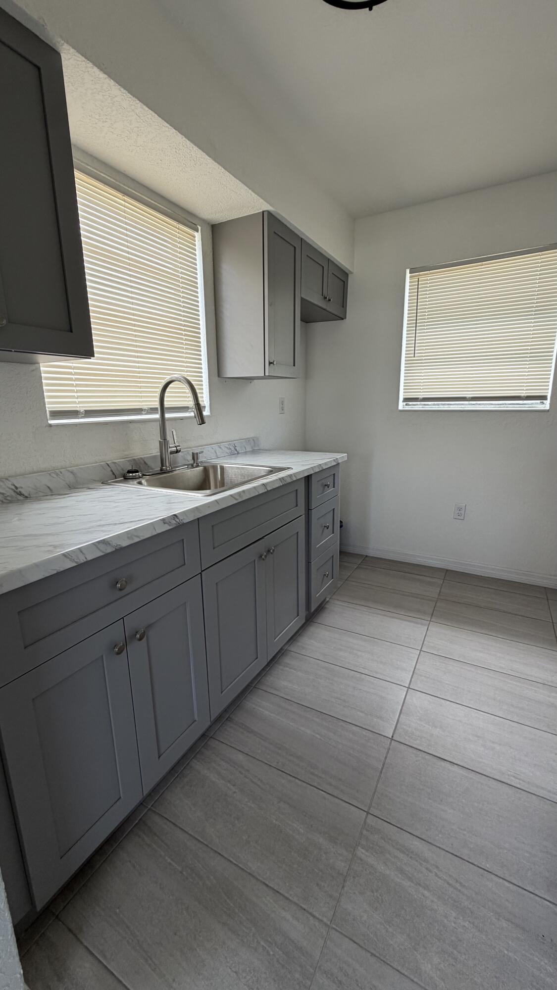 1770 NW 25th Terrace, Fort Lauderdale, FL 33311, Fort Lauderdale - Photo 3