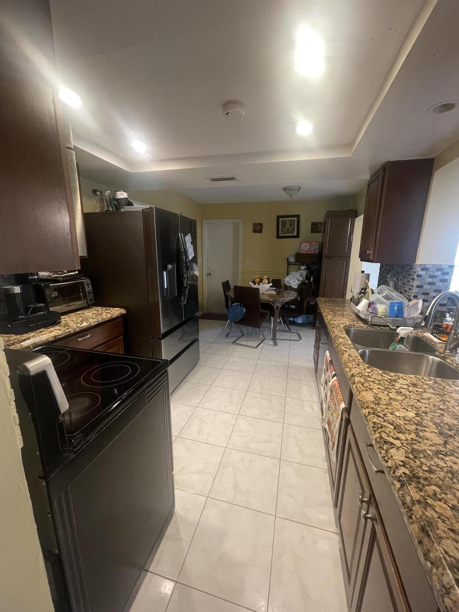 5706 NW 68th Terrace, Tamarac, FL 33321, Tamarac - Photo 2