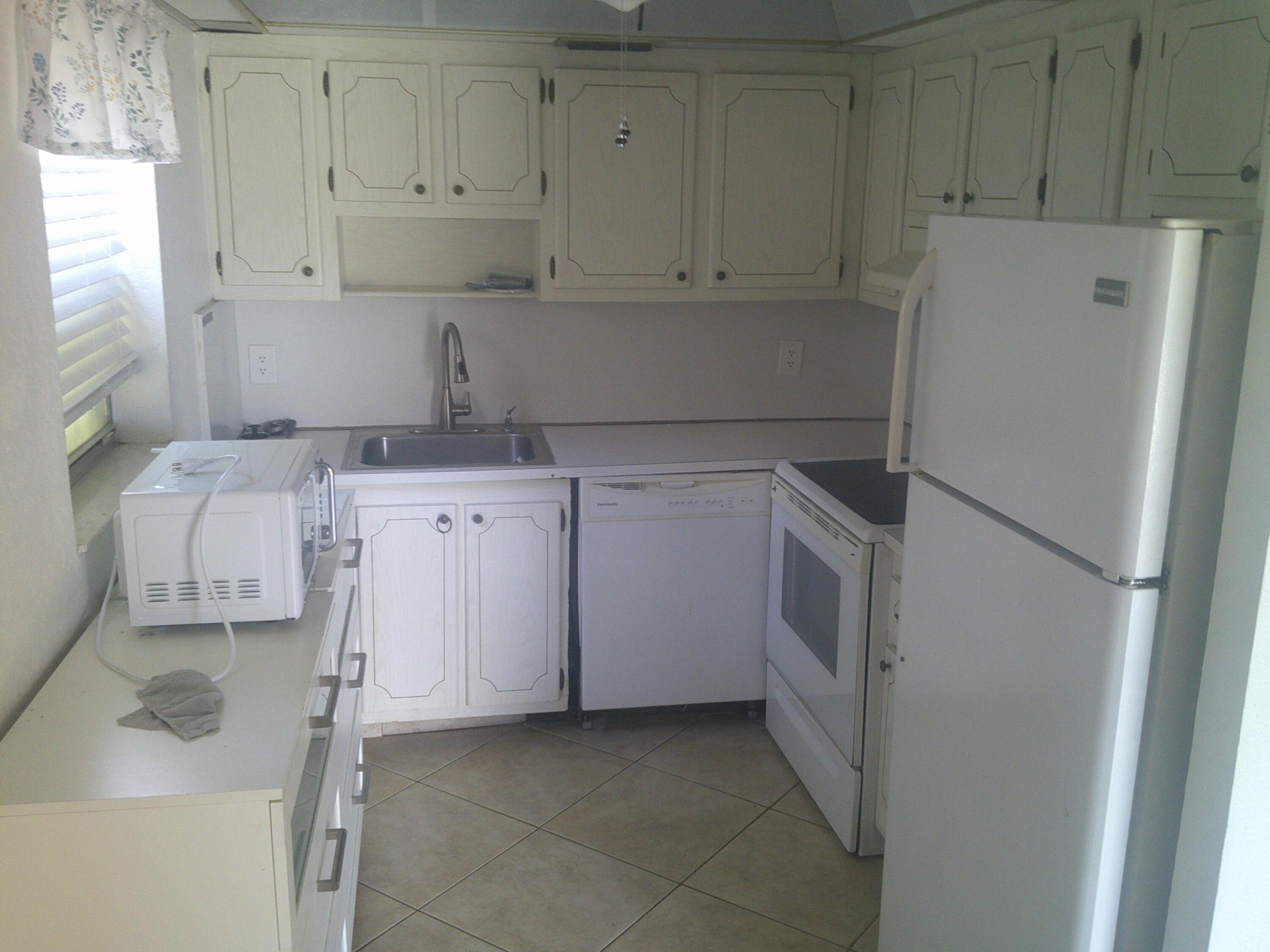 588 Brittany M, Delray Beach, FL 33446, Delray Beach - Photo 3