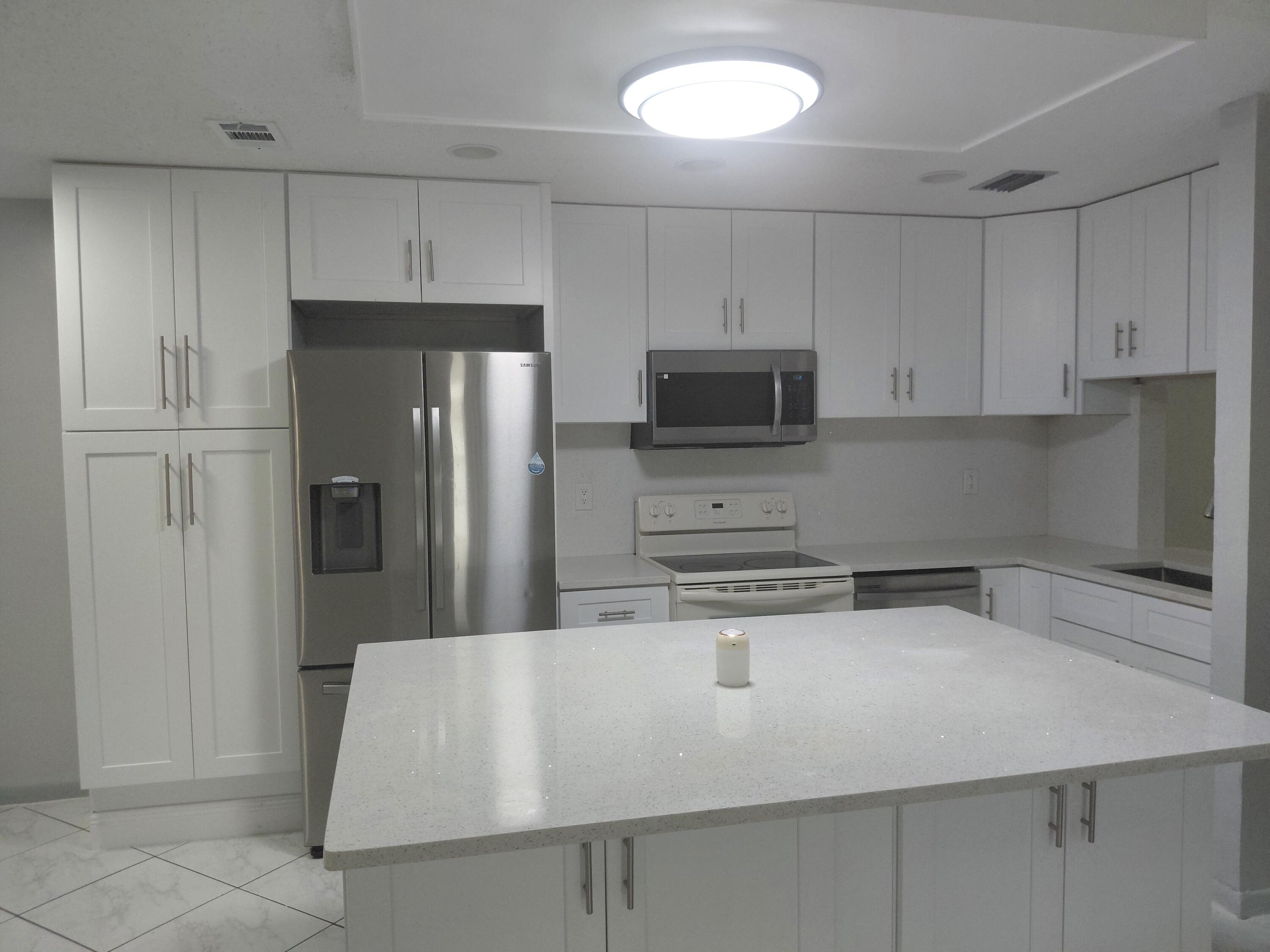 1322 Pines Lane, West Palm Beach, FL 33415, West Palm Beach - Photo 3