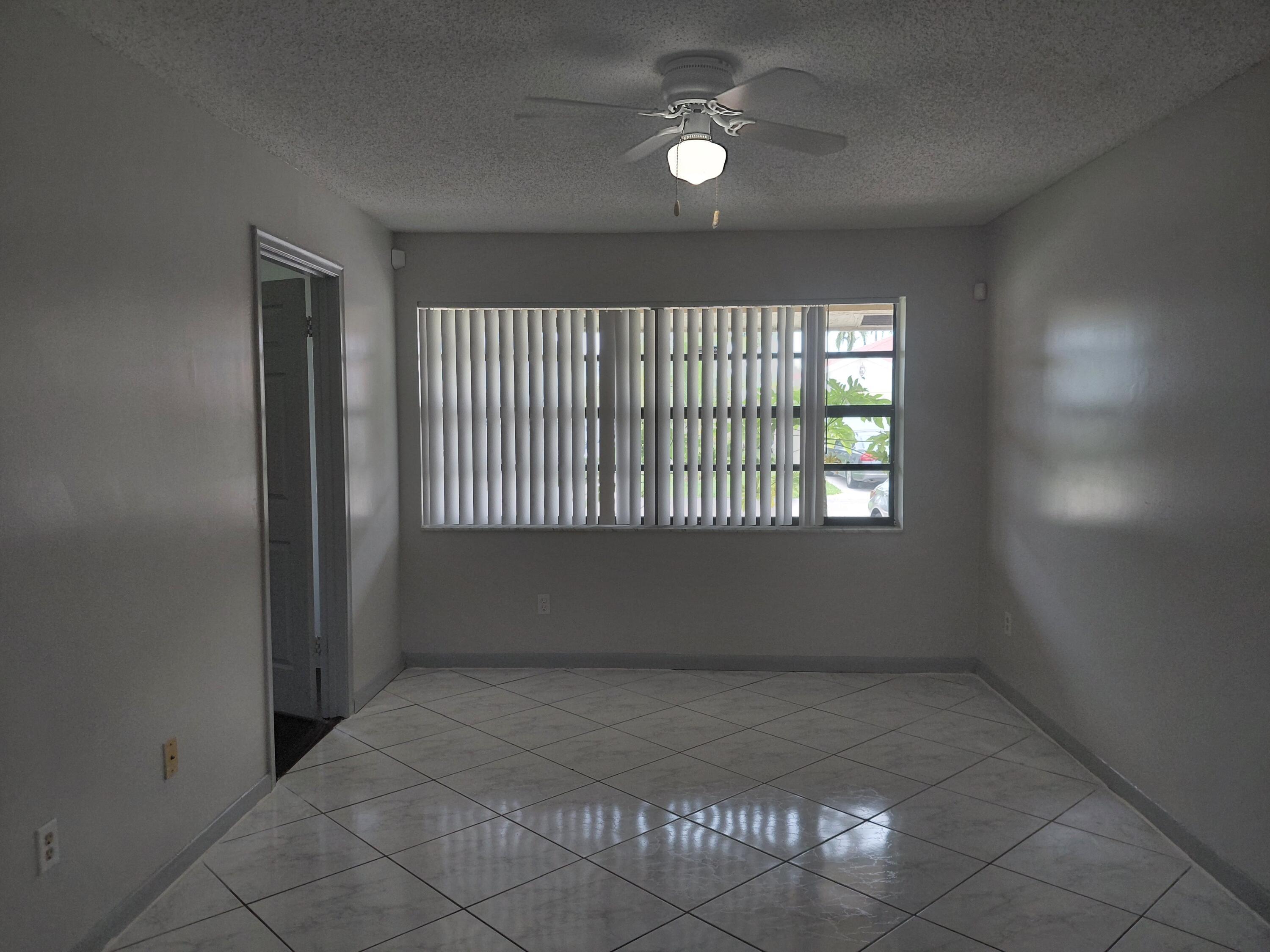 1322 Pines Lane, West Palm Beach, FL 33415, West Palm Beach - Photo 5