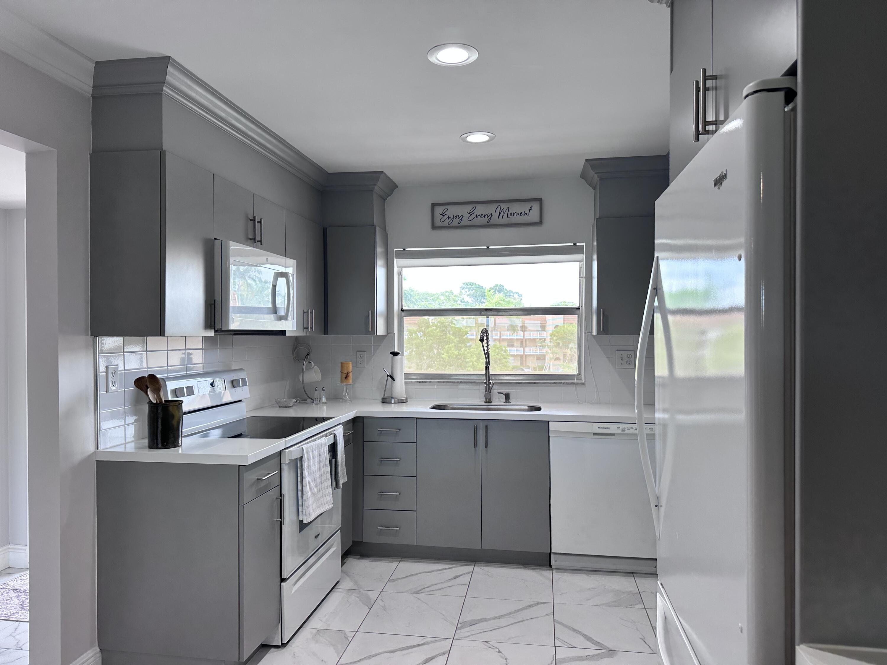9300 Sunrise Lakes Boulevard 309, Sunrise, FL 33322, Sunrise
