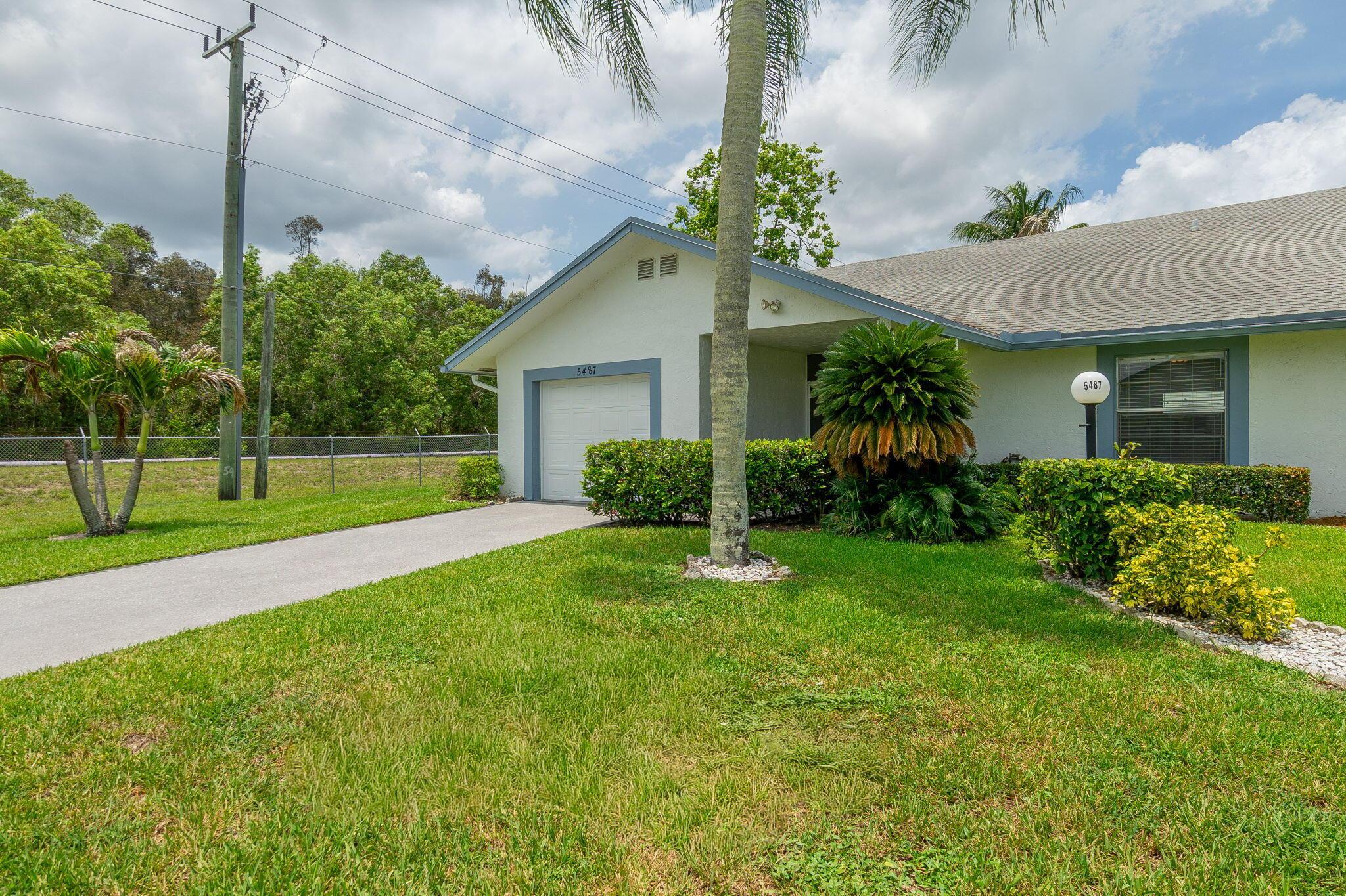 5487 Crystal Anne Drive, West Palm Beach, FL 33417, West Palm Beach - Photo 2
