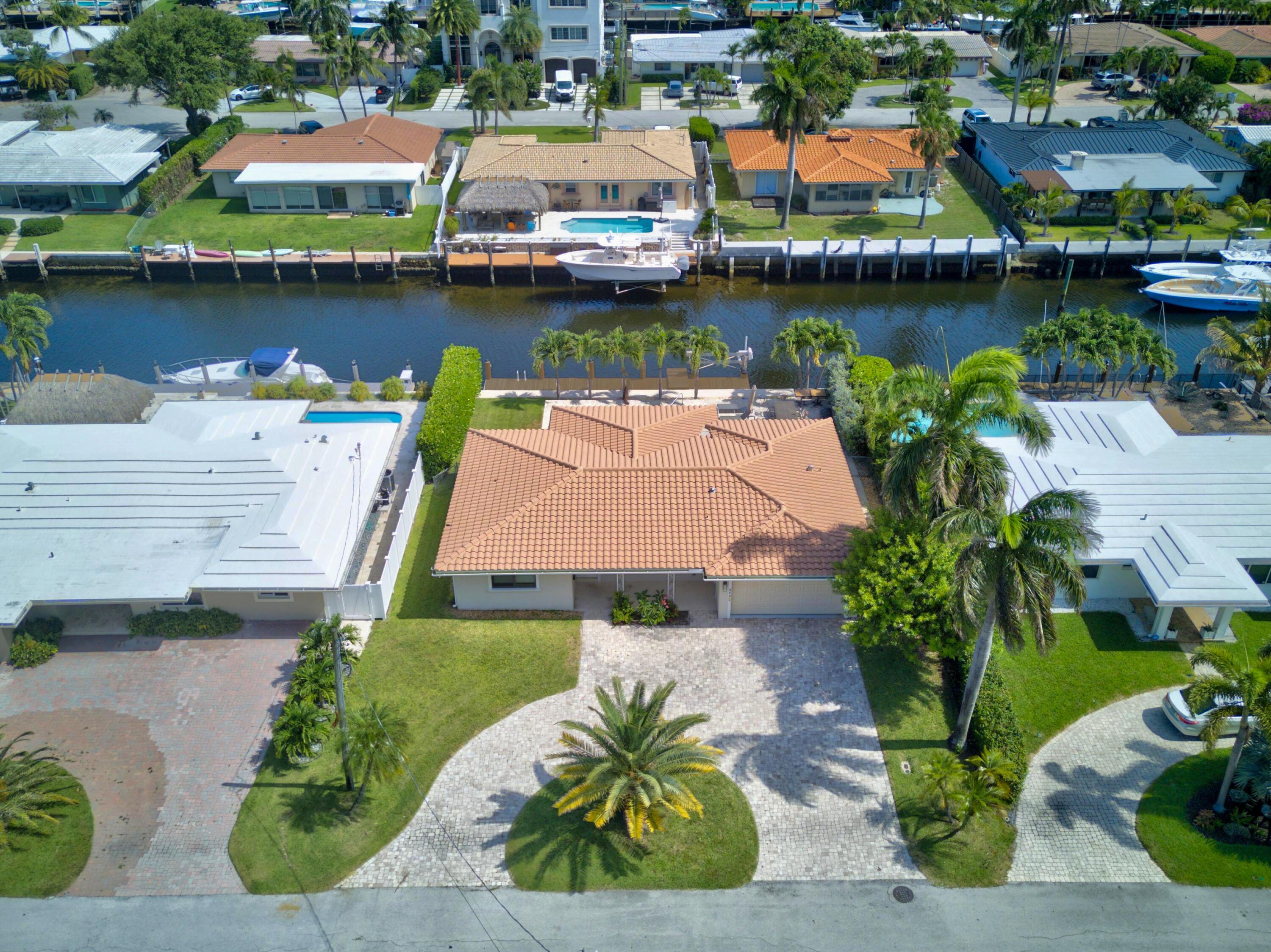 2542 SE 10th Street, Pompano Beach, FL 33062, Pompano Beach - Photo 2