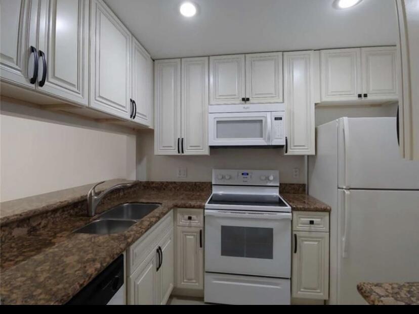 9903 Three Lakes Circle, Boca Raton, FL 33428, Boca Raton - Photo 3