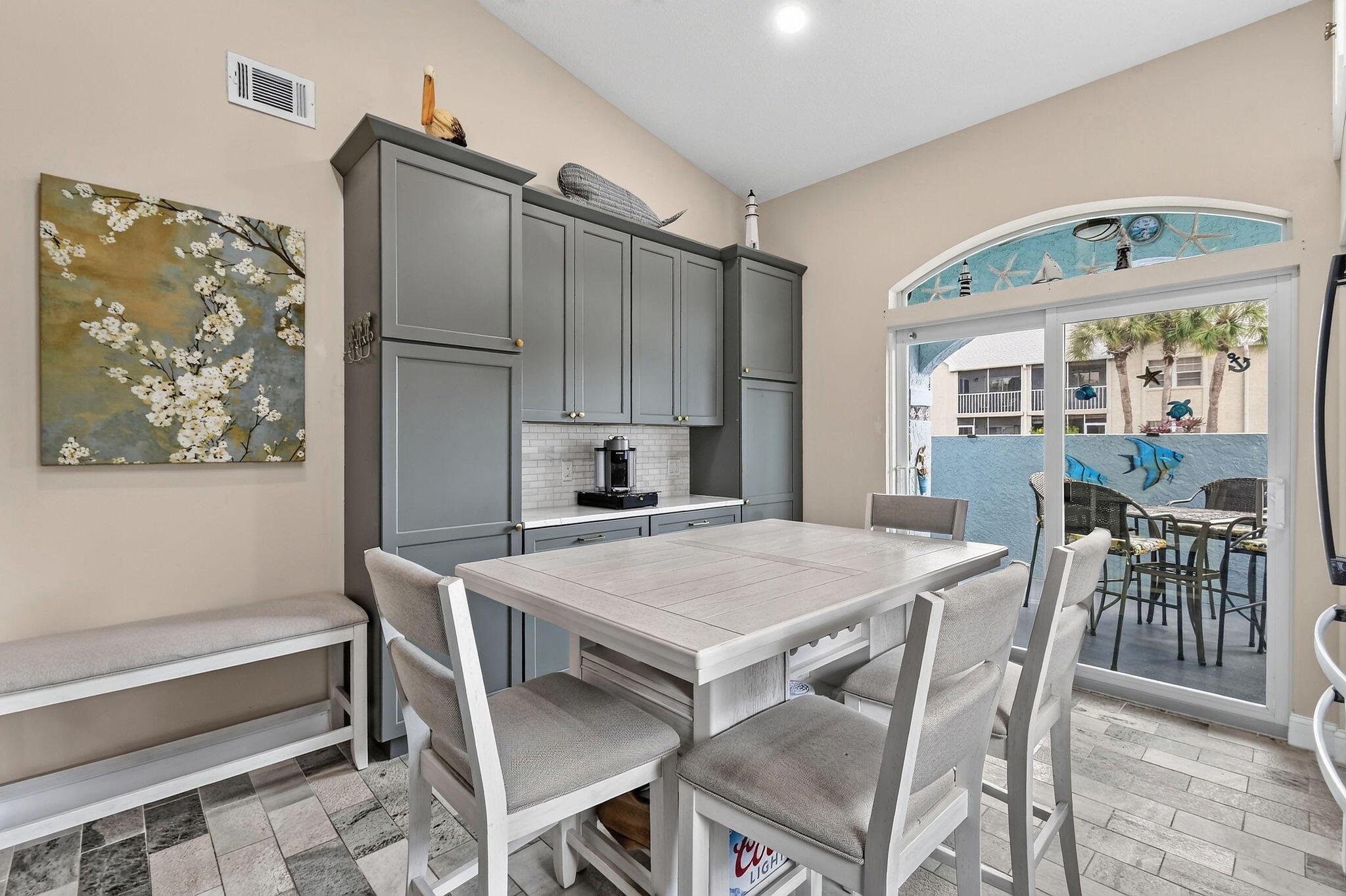 1646 SE Green Acres Circle F101, Port St. Lucie, FL 34952, Port St. Lucie - Photo 5