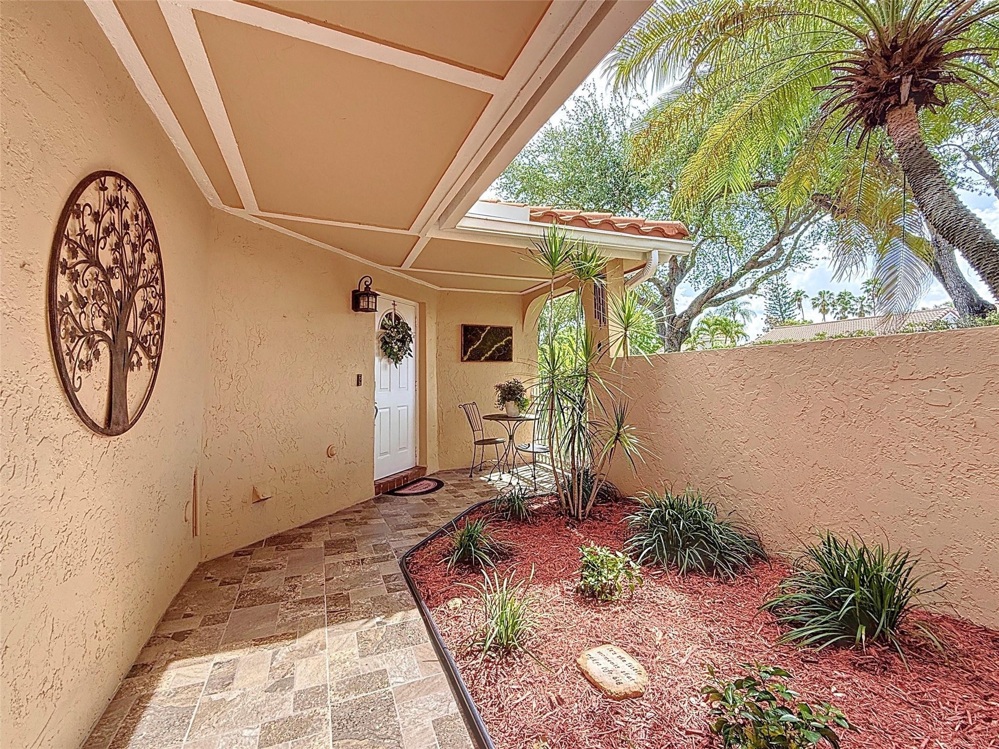 1420 Seagrape Circle, Weston, FL 33326, Weston - Photo 2
